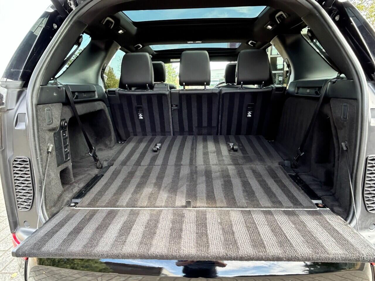 Land Rover Discovery view 16