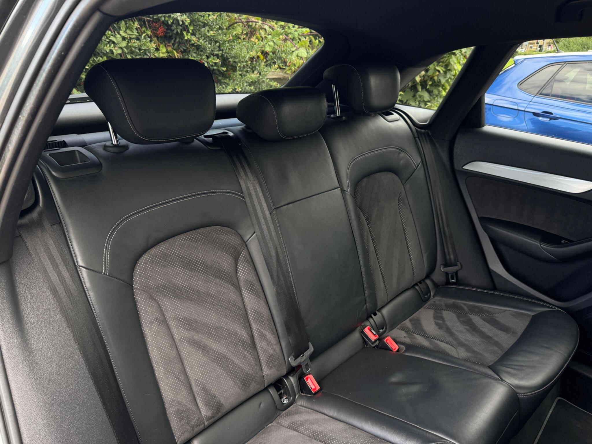 Audi Q3 view 35