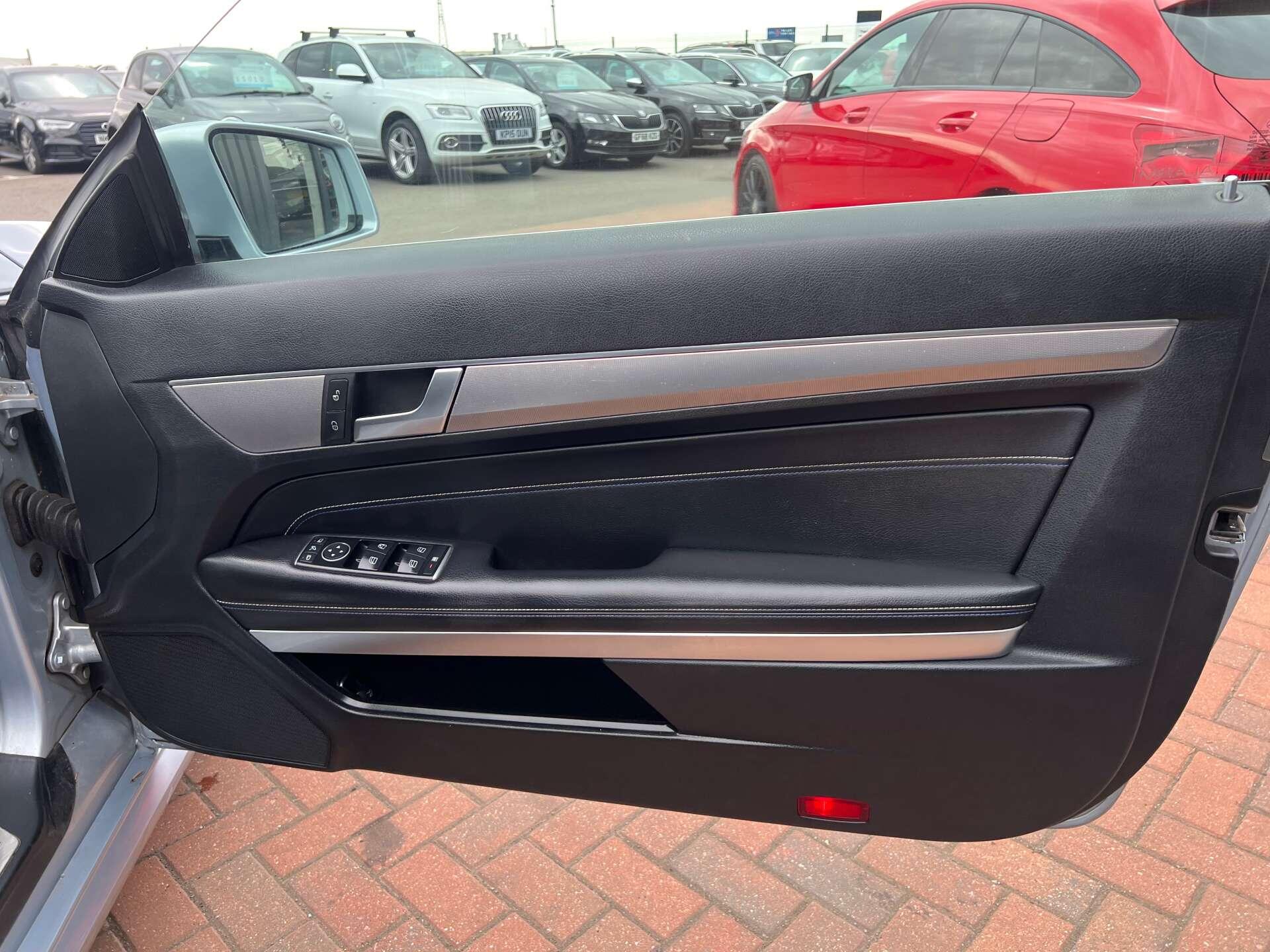 Mercedes-Benz E-Class view 44