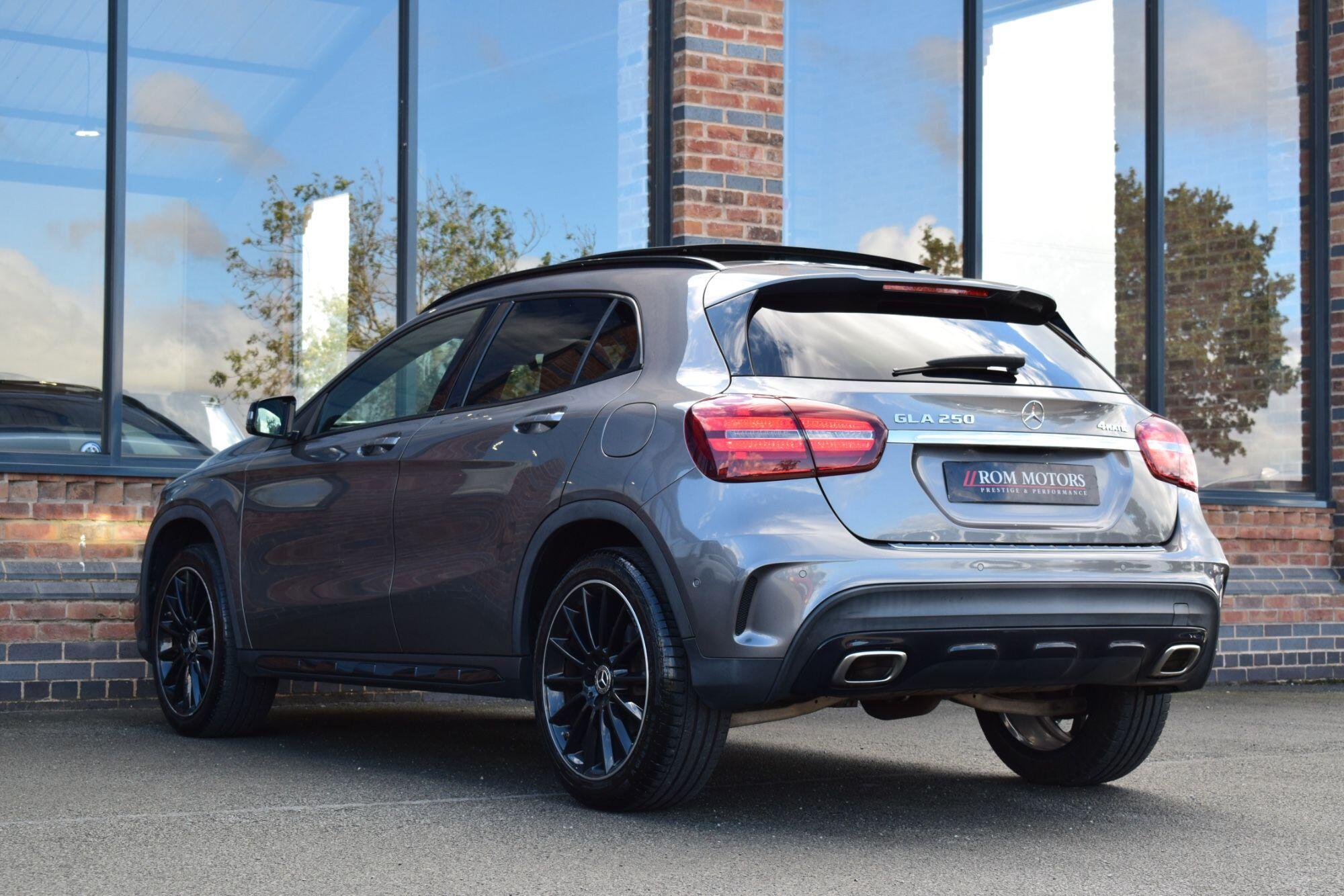 Mercedes-Benz GLA view 47
