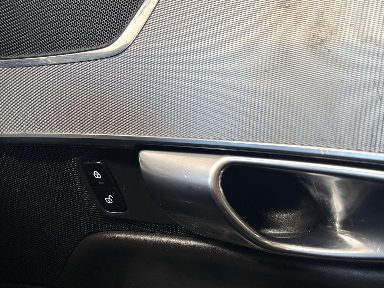 Volvo XC90 view 47