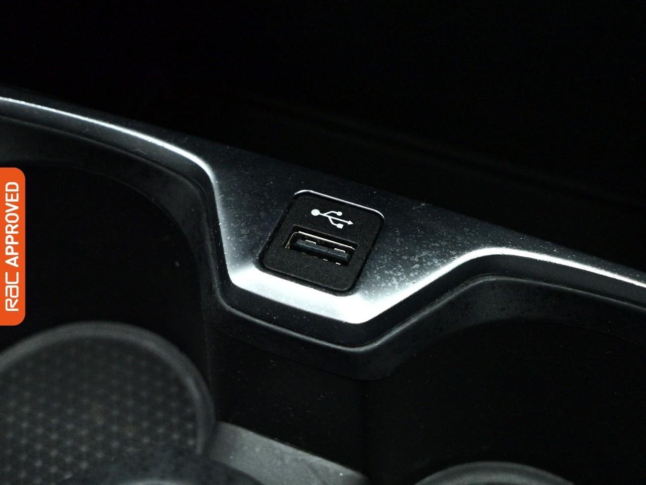 BMW 1 Series view 21