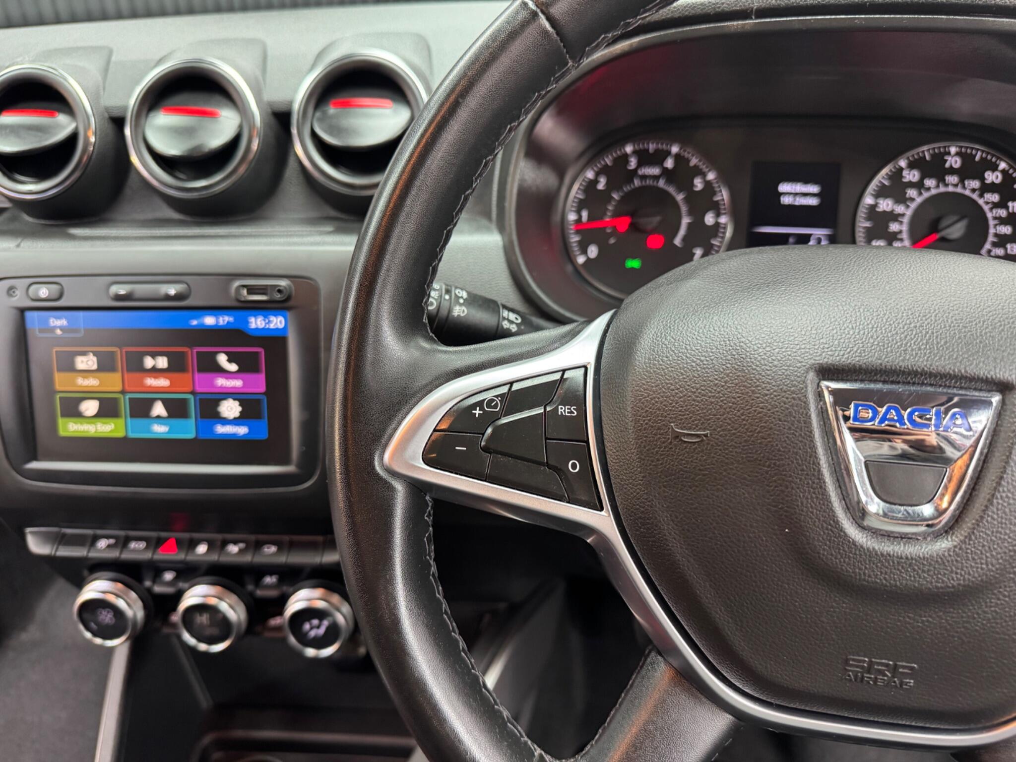 Dacia Duster view 34