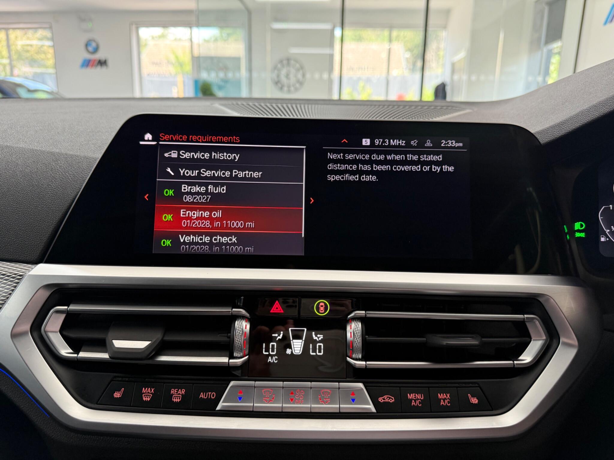 BMW 3 Series view 20