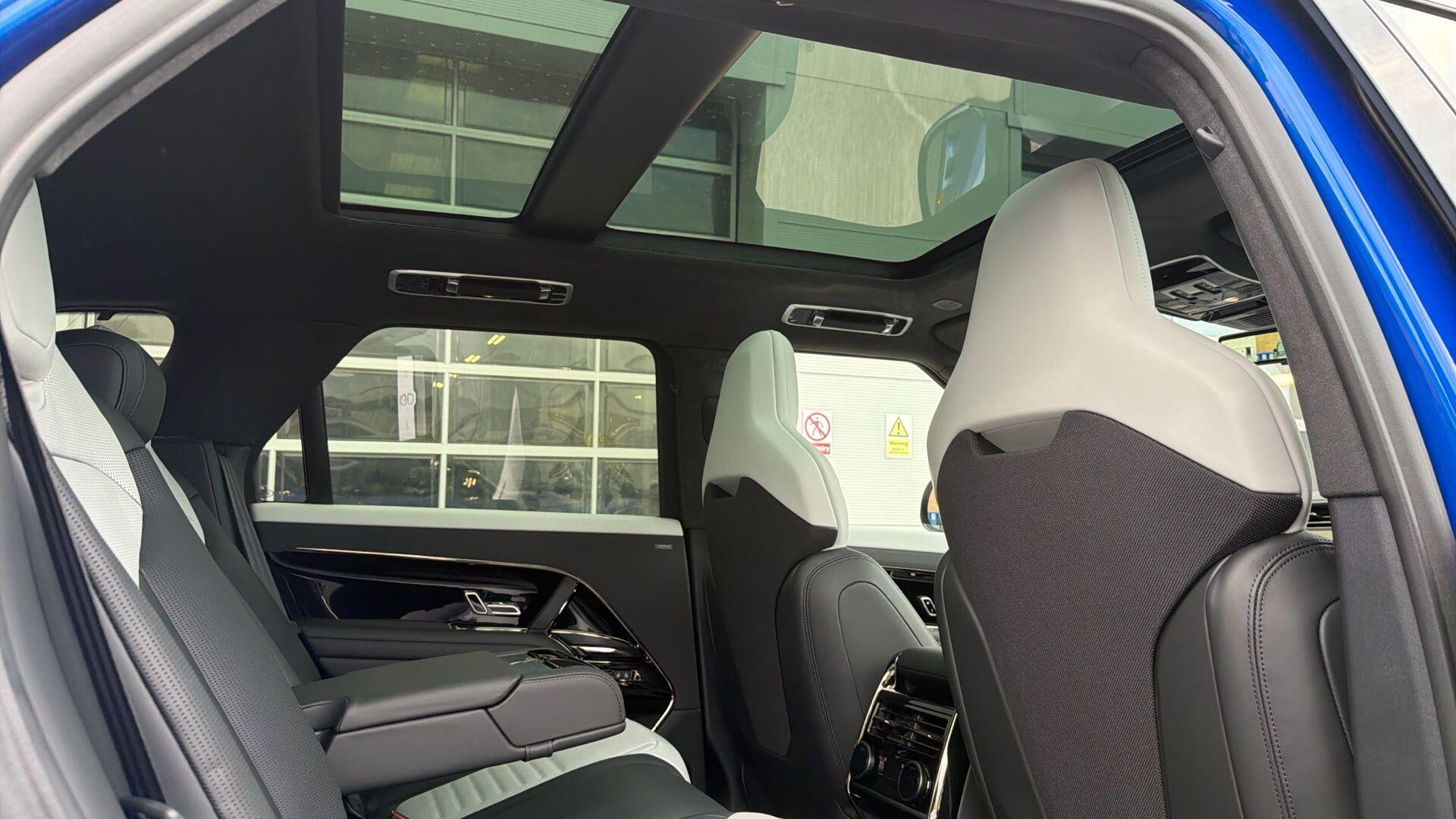 Land Rover Range Rover Sport view 9