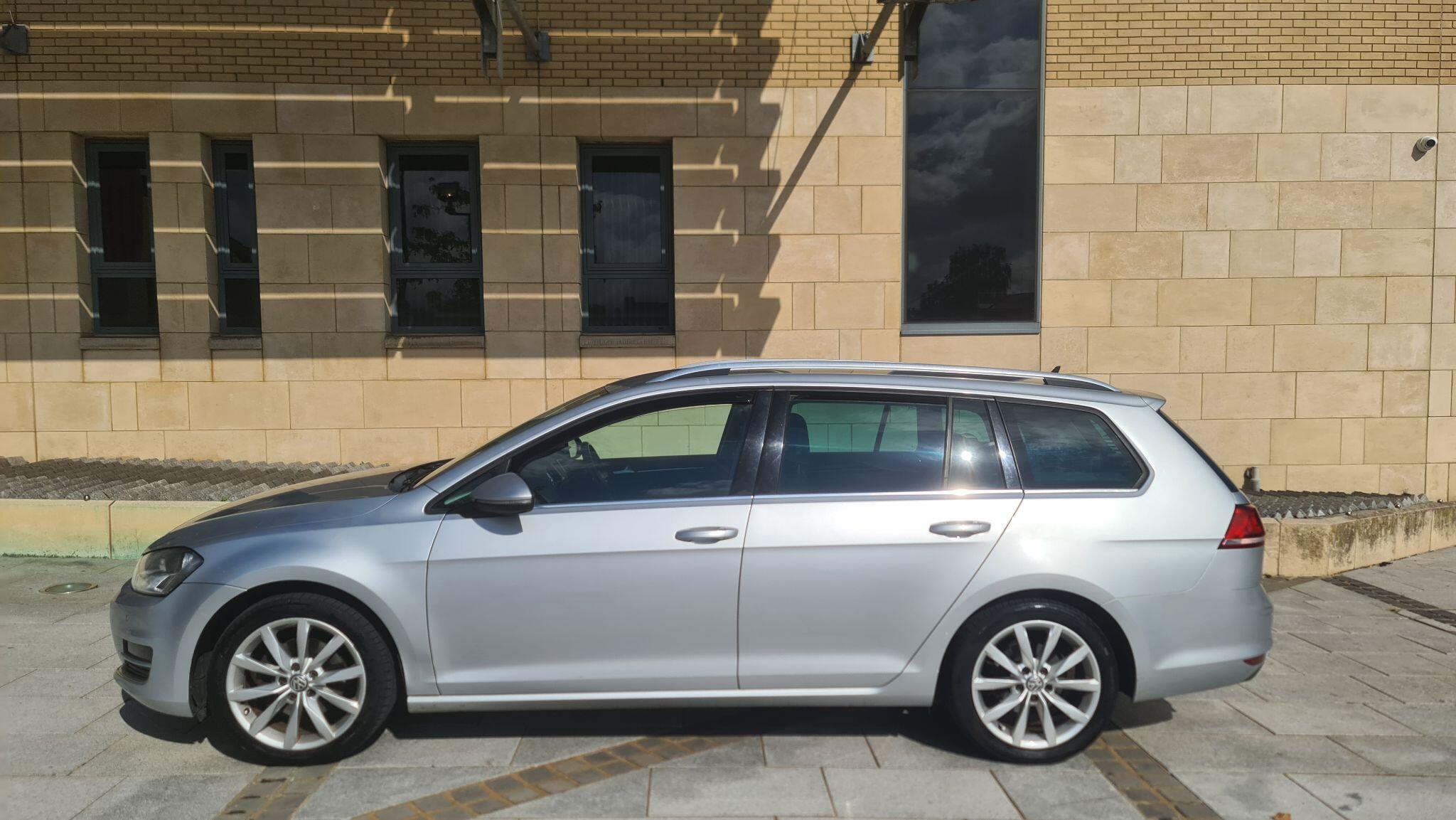 Volkswagen Golf view 4