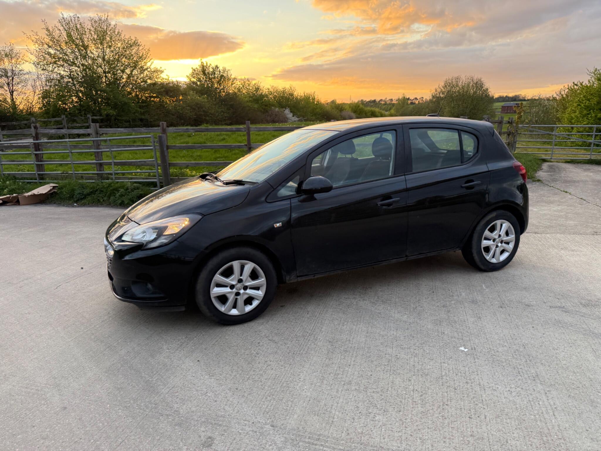 Vauxhall Corsa 1.4i Design Euro 6 (s/s) 5dr — photo 17 of 104
