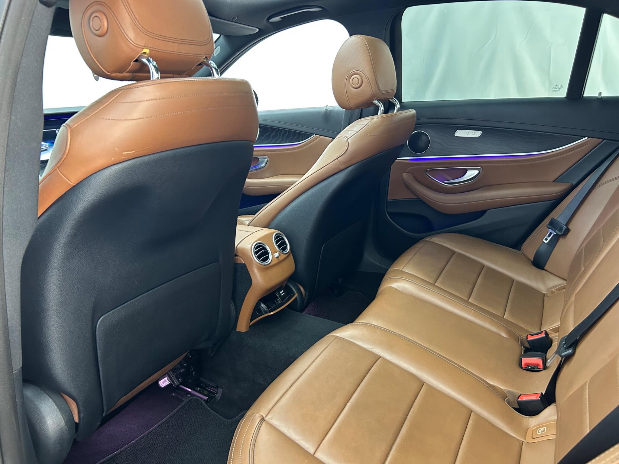 Mercedes-Benz E Class view 22