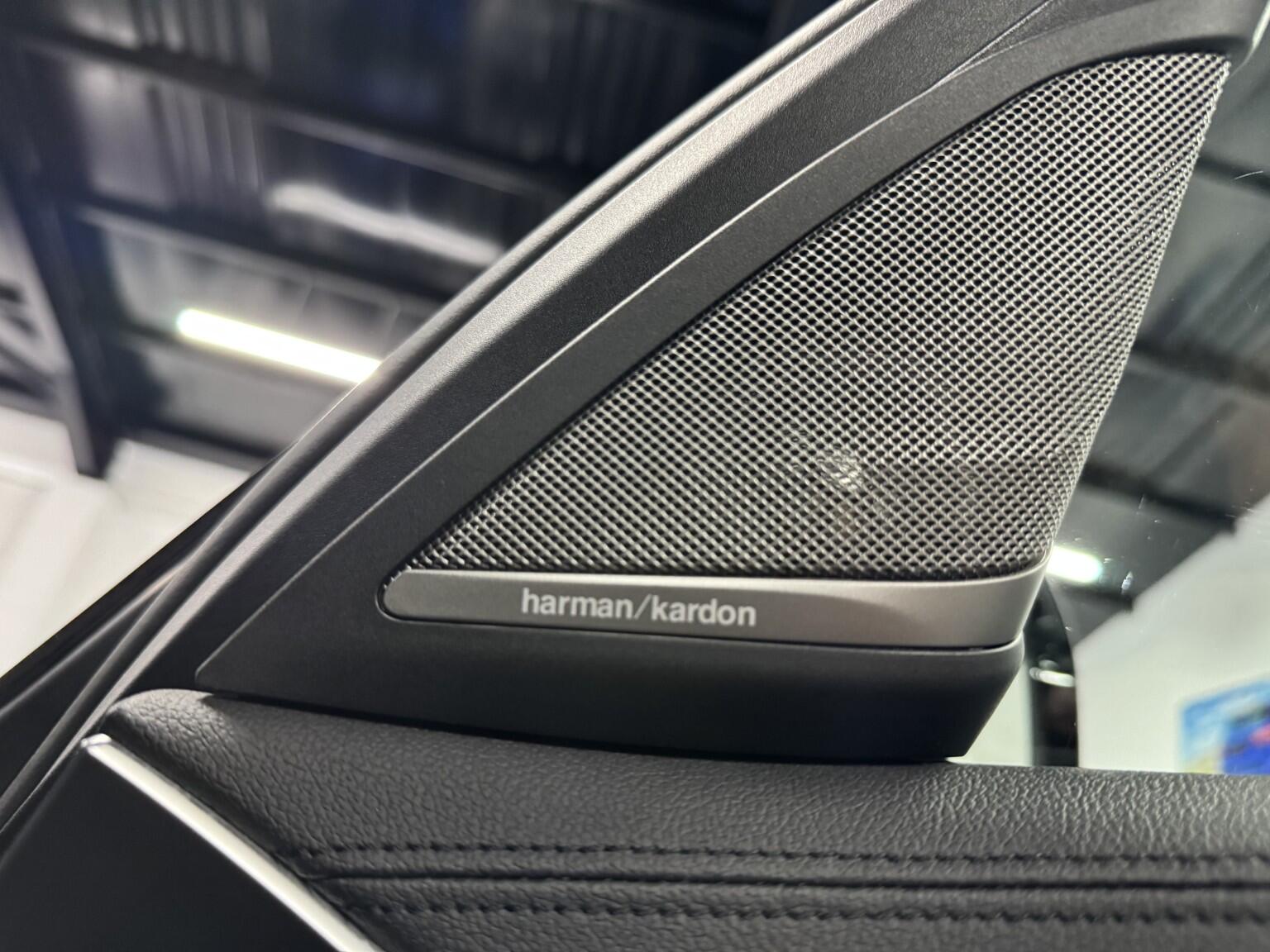 BMW 5 Series view 7