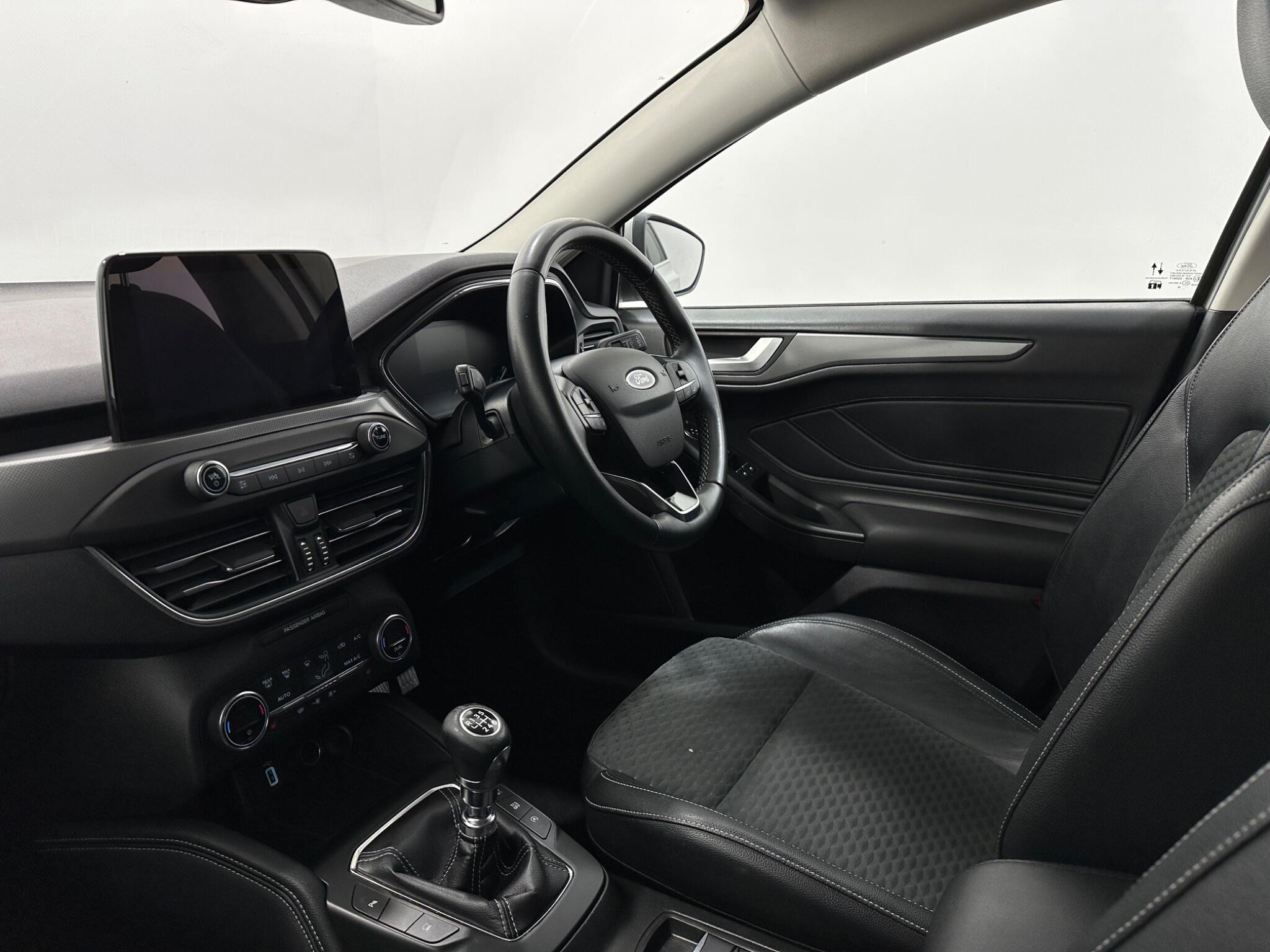 Ford Focus view 30