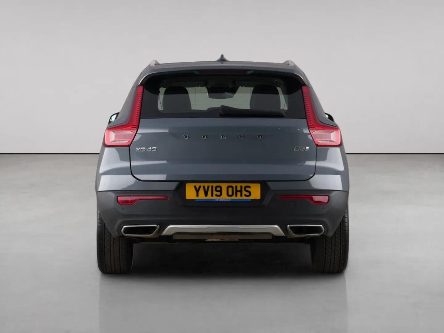 Volvo XC40 view 6