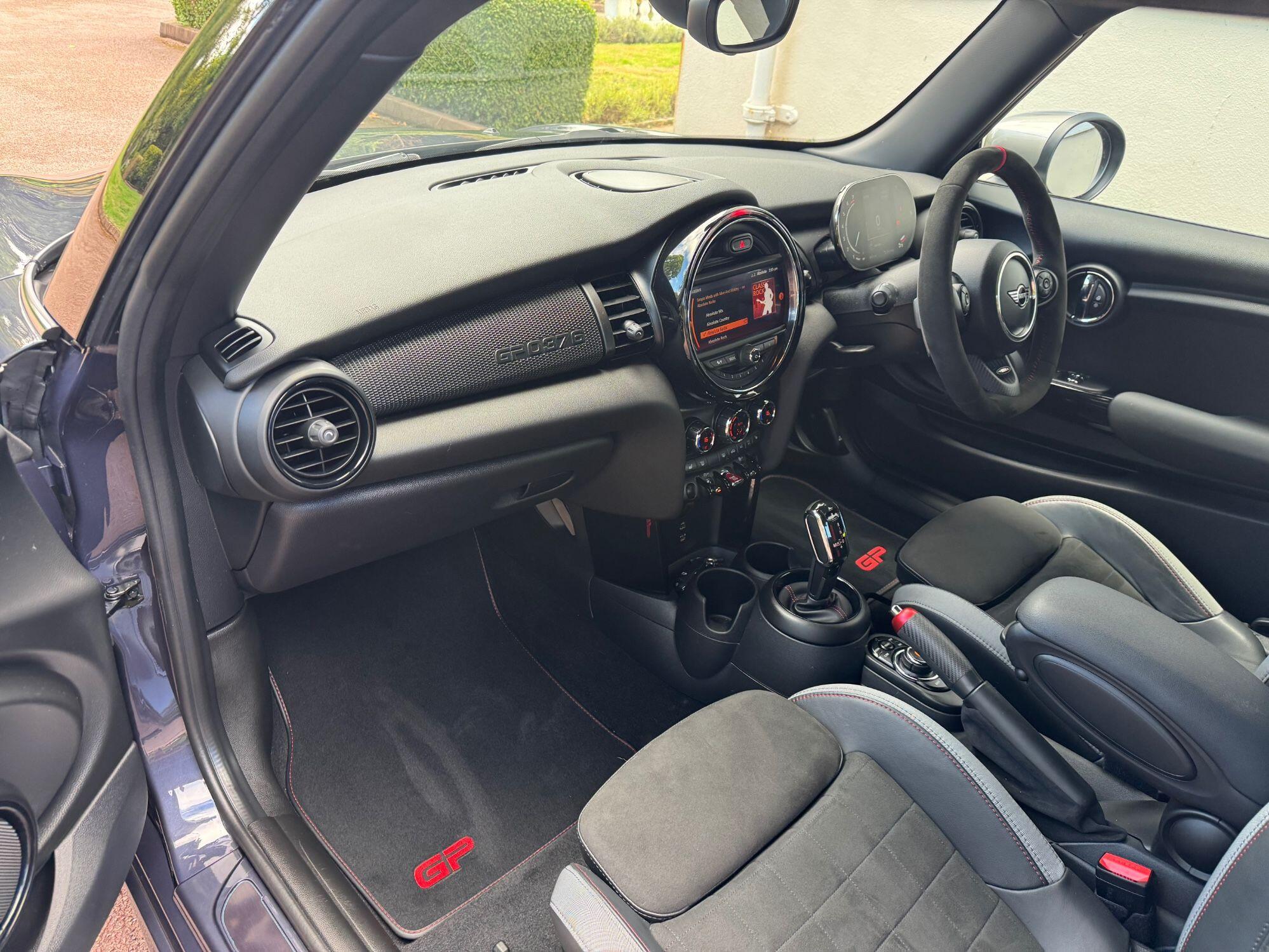 Mini Cooper view 19