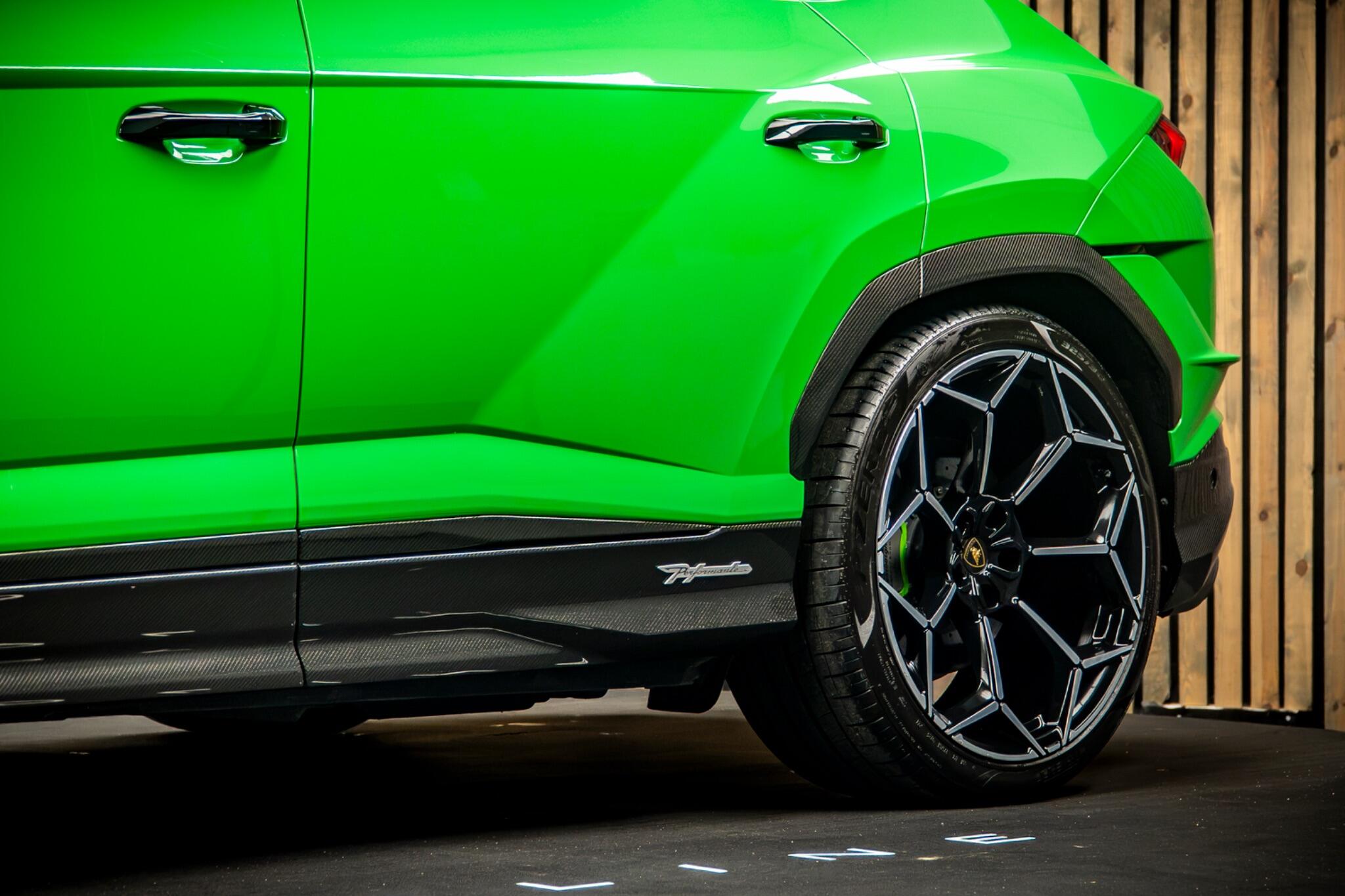 Lamborghini Urus view 16