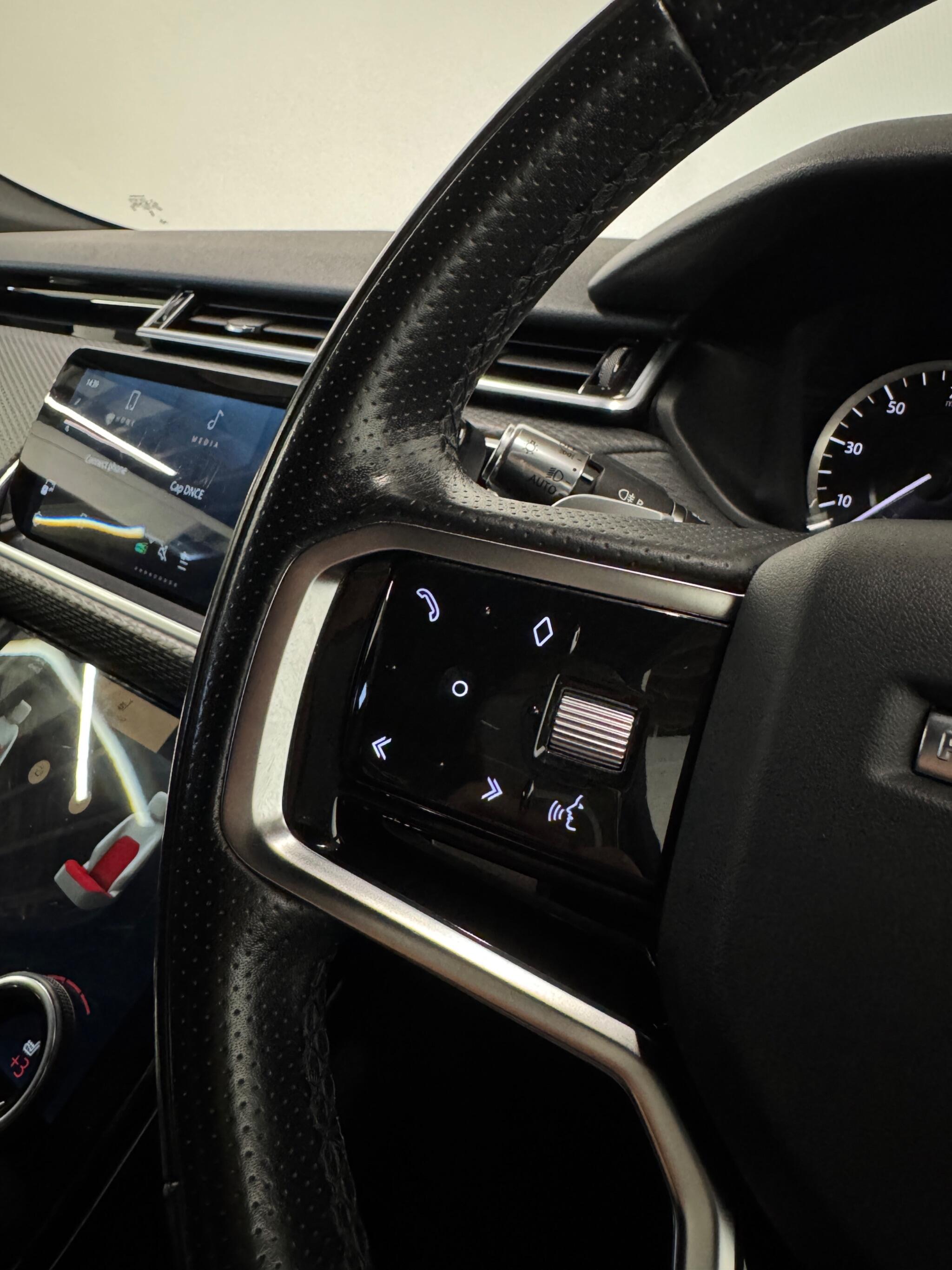 Land Rover Range Rover Velar view 26