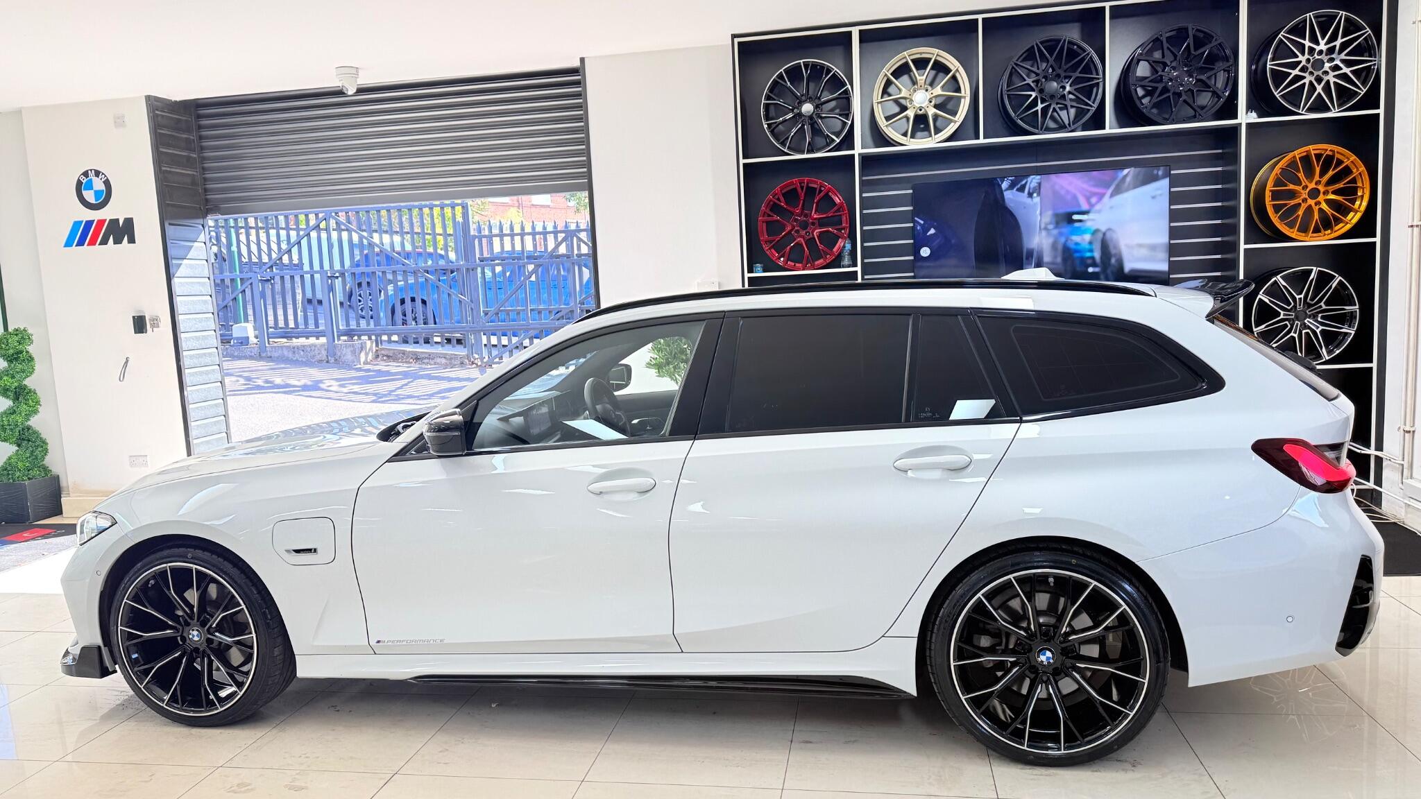 BMW 3 Series view 36
