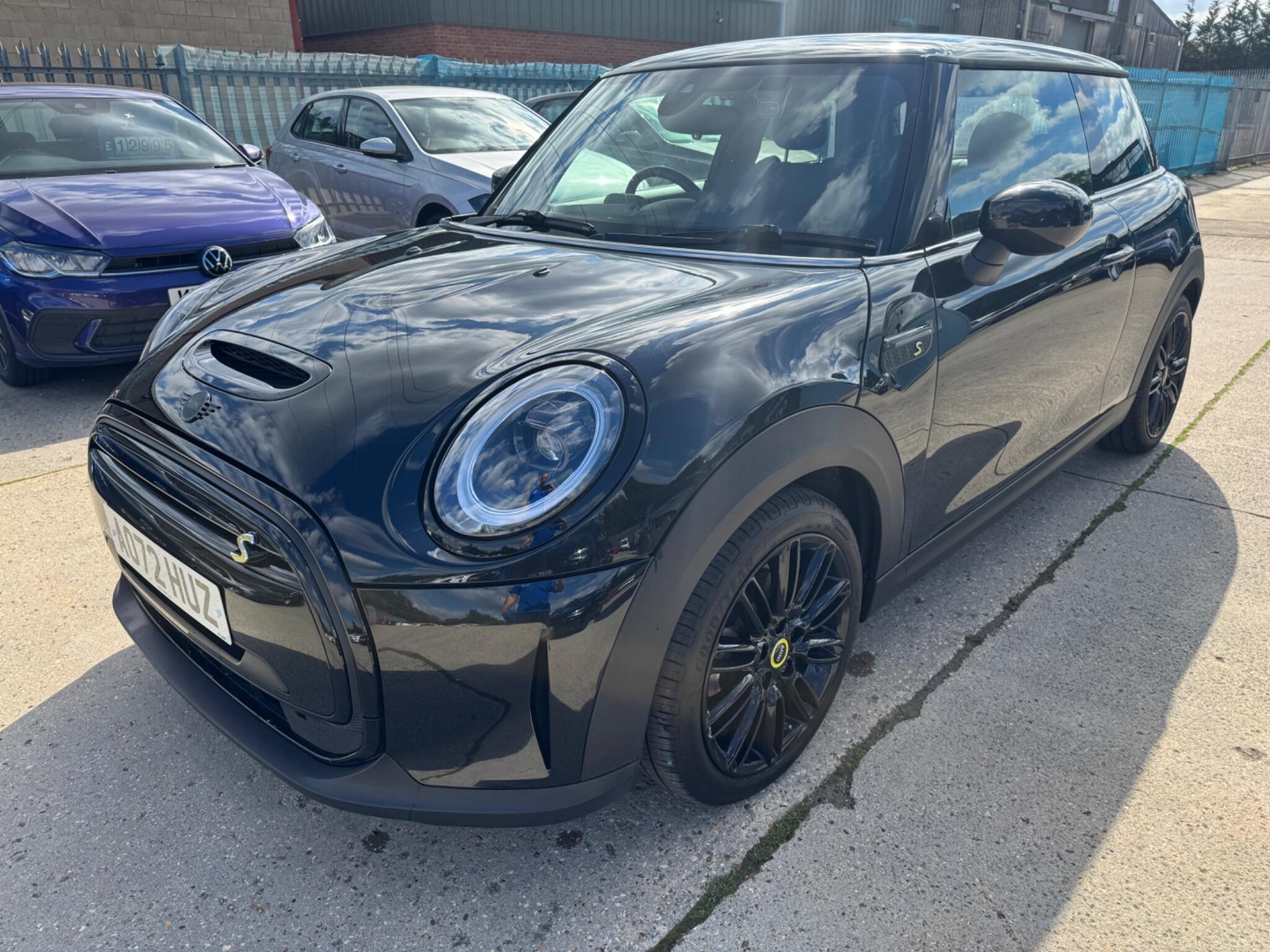 Mini Hatch view 7