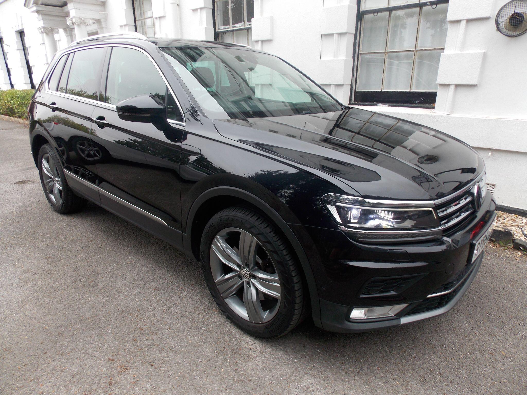 Volkswagen Tiguan view 5