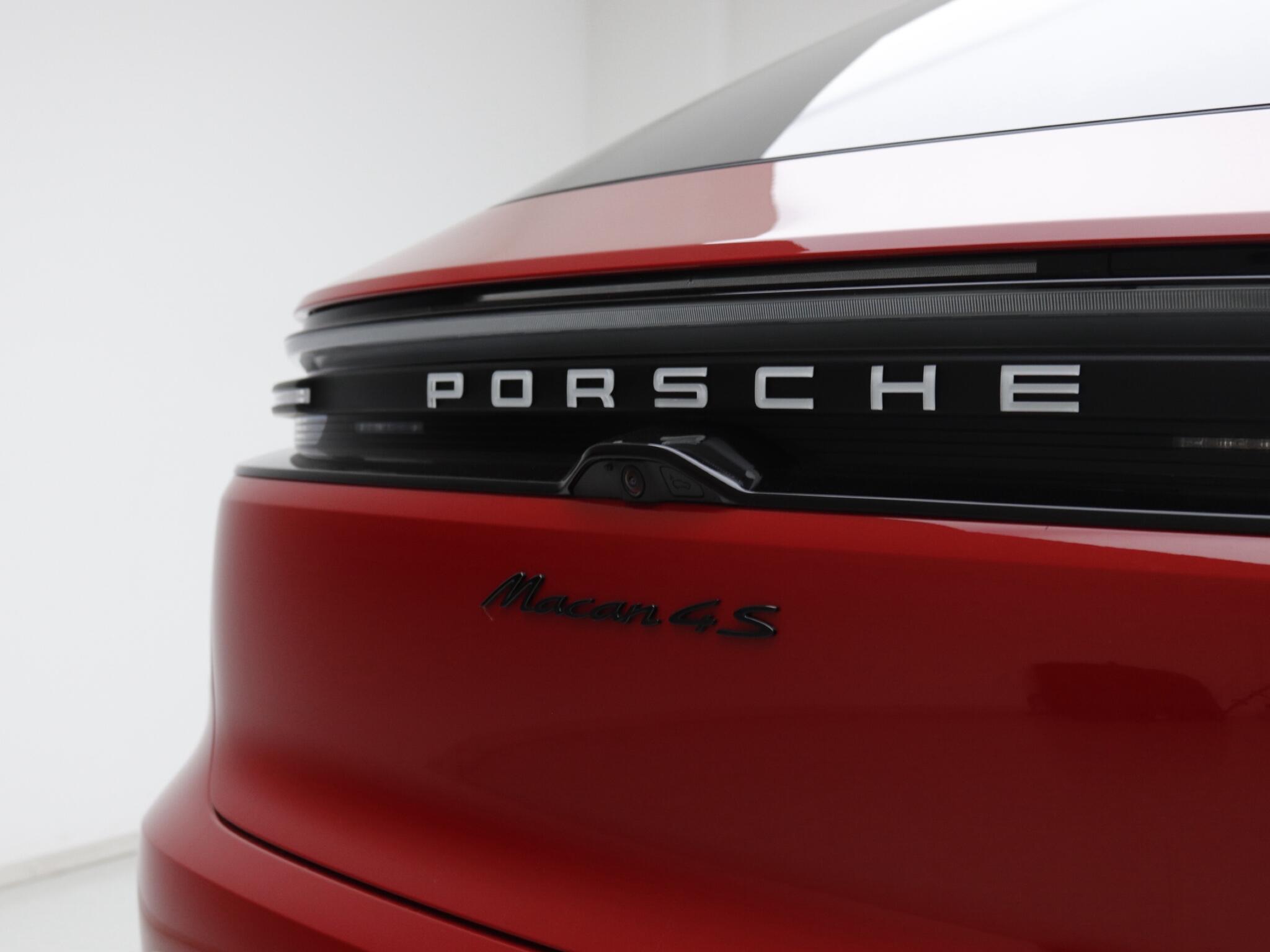 Porsche Macan view 20