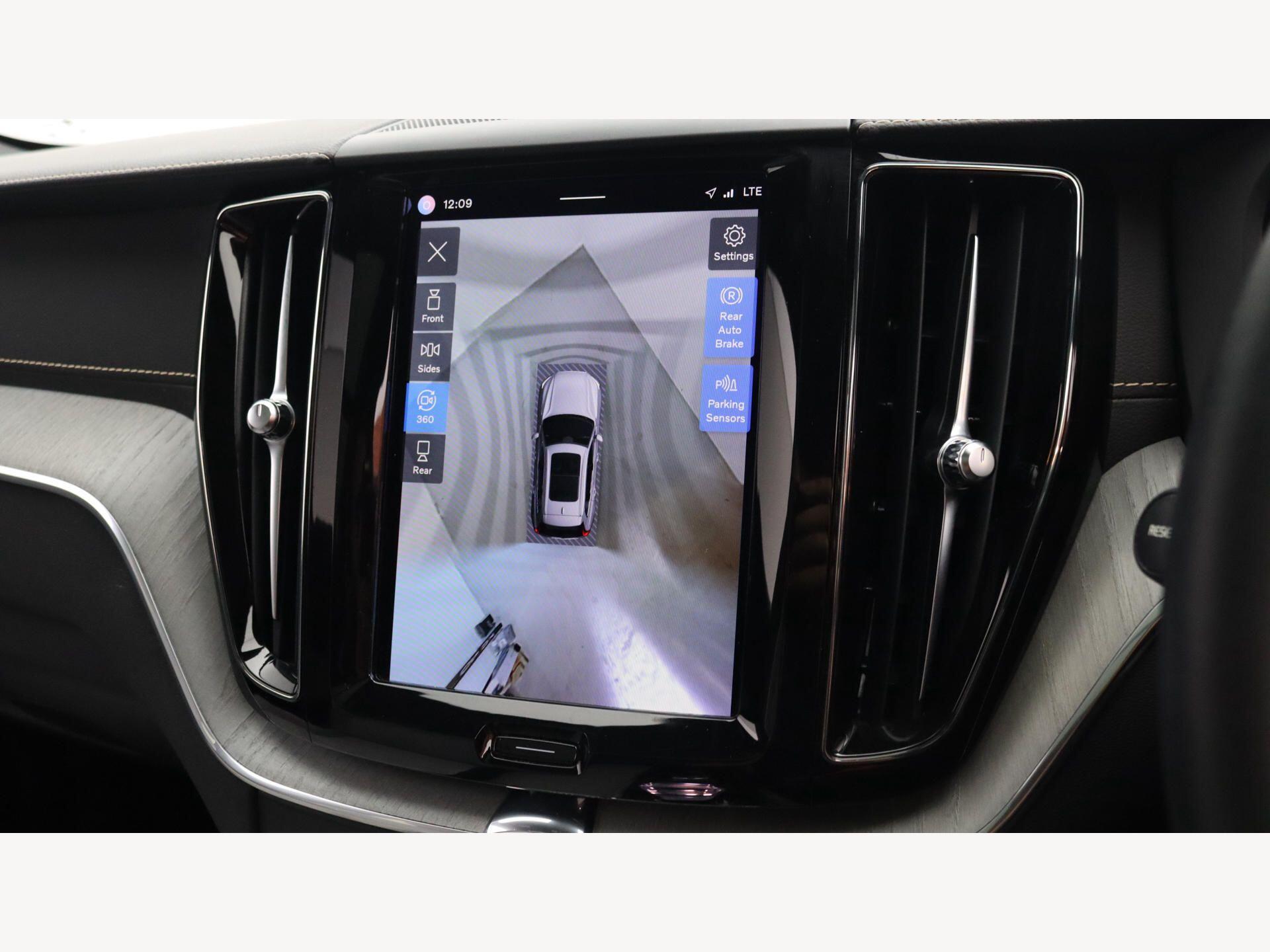 Volvo XC60 view 20