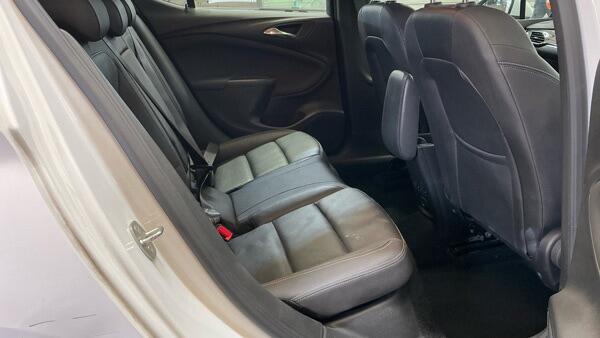 Vauxhall Astra view 5