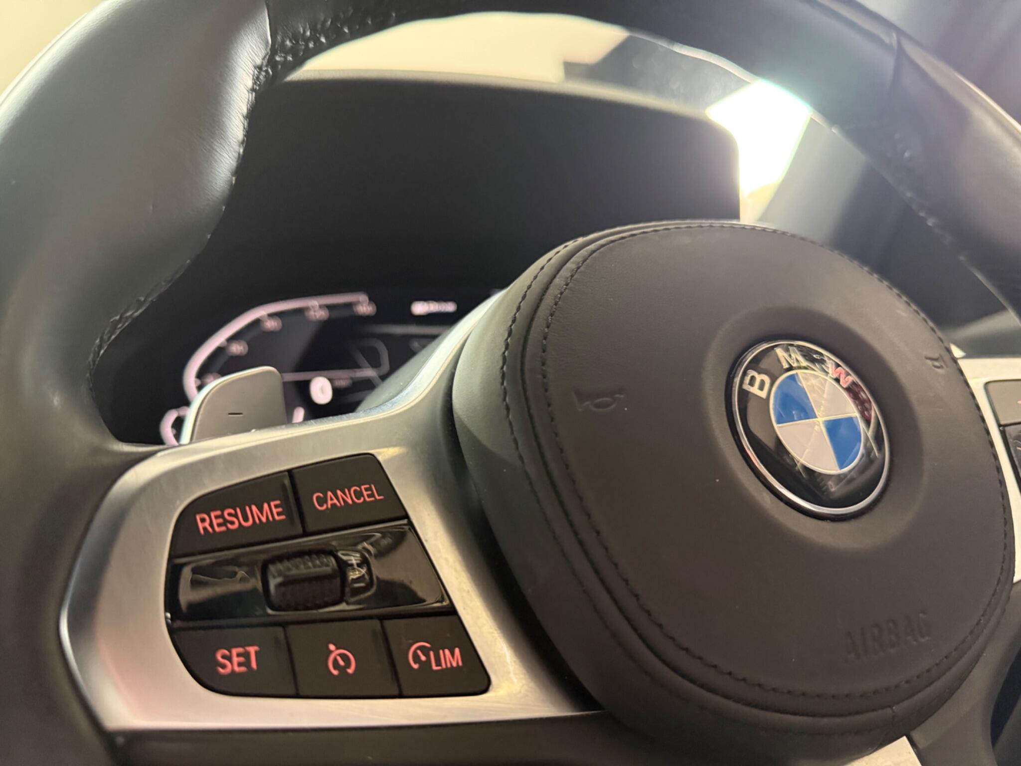 BMW 3 Series view 16