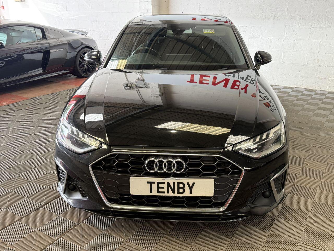 Audi A4 view 4