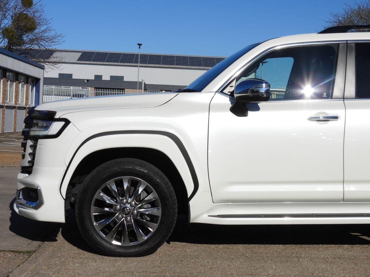Toyota Land Cruiser view 26