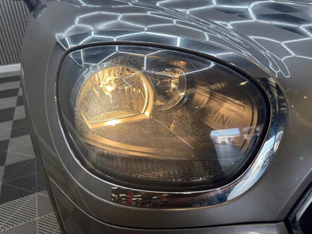 Mini Countryman view 3