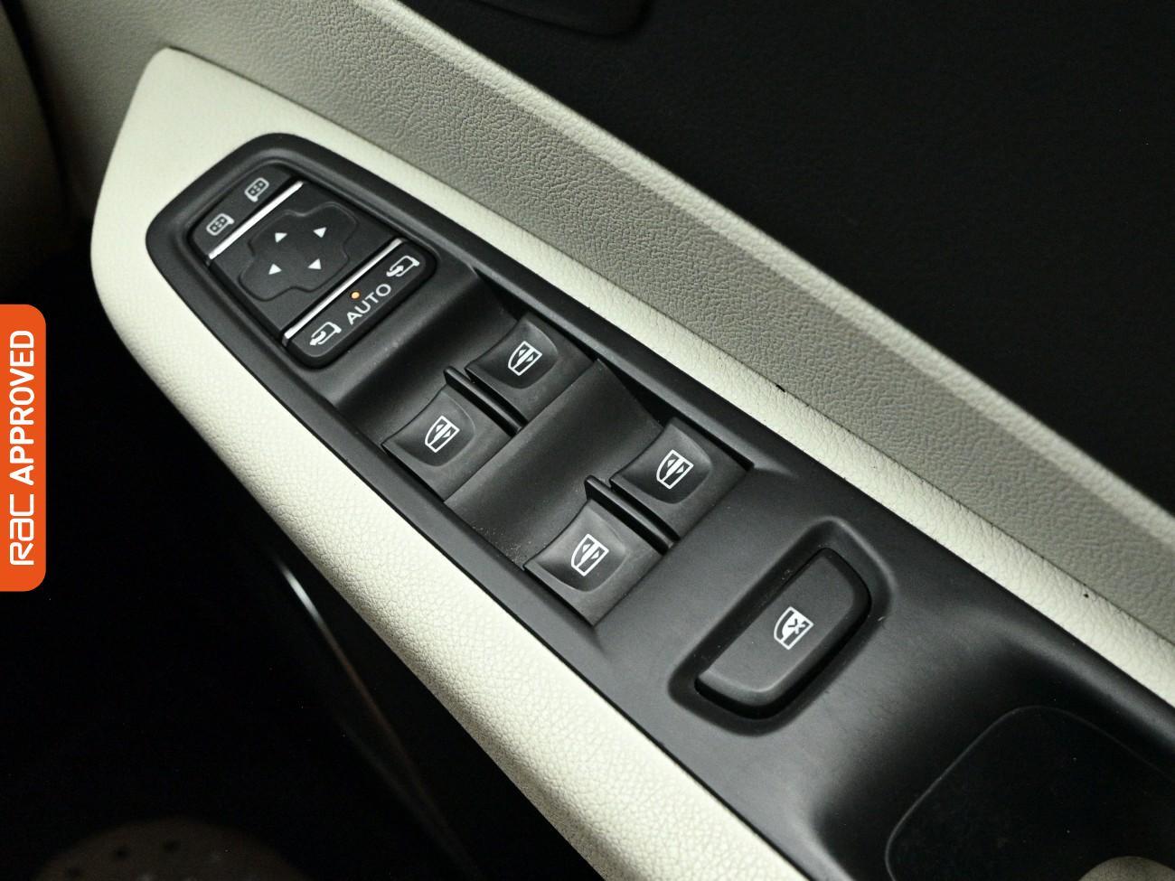 Renault Captur view 26