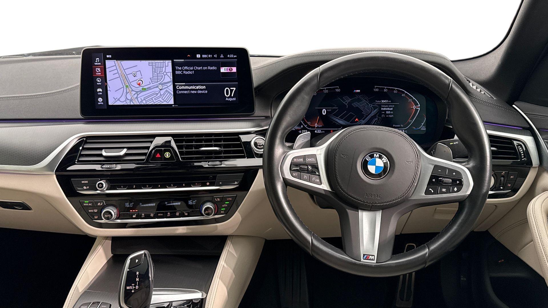 BMW 5 Series view 5