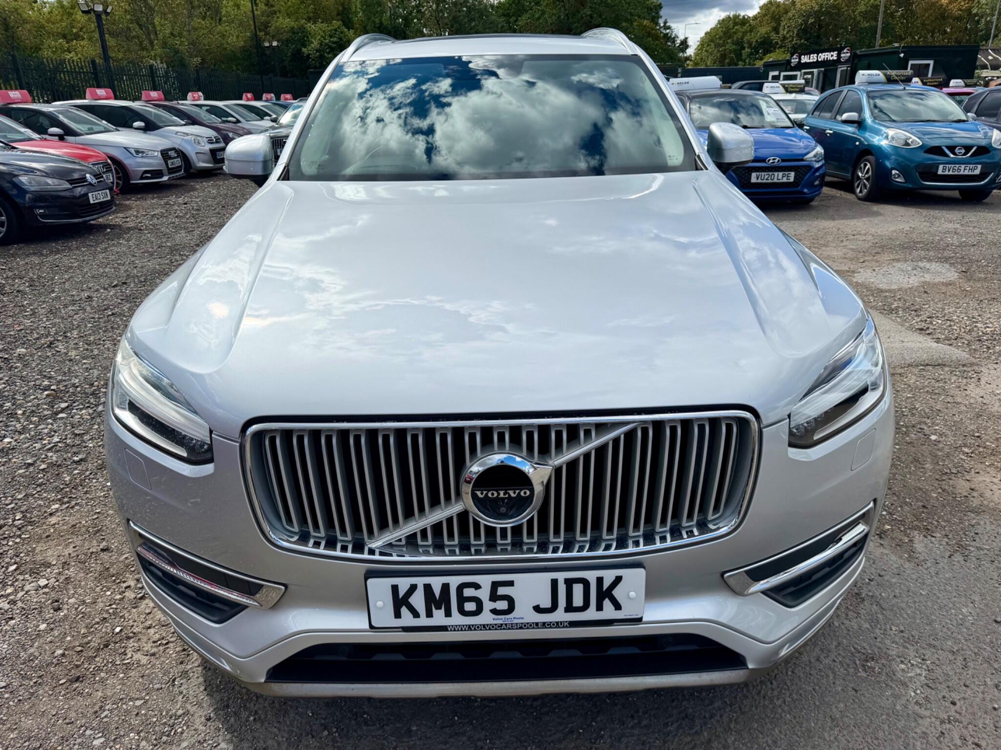 Volvo XC90 view 2