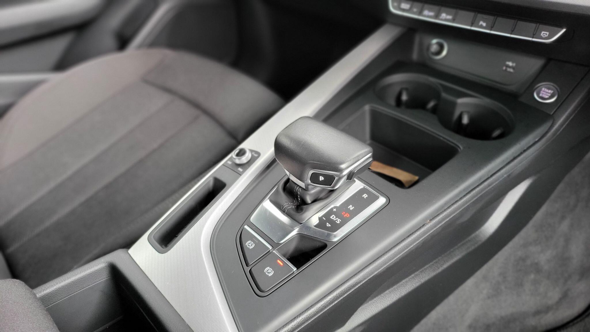 Audi A4 view 15