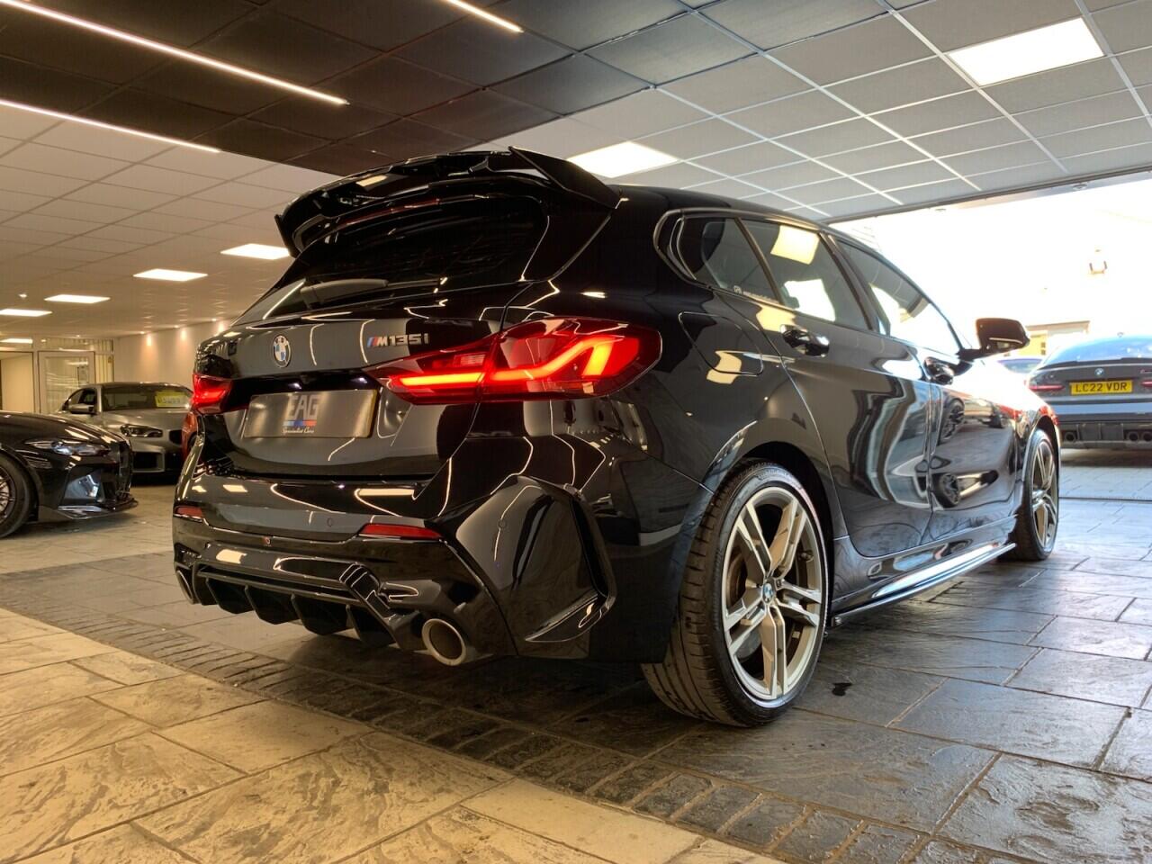 BMW 1 Series view 16