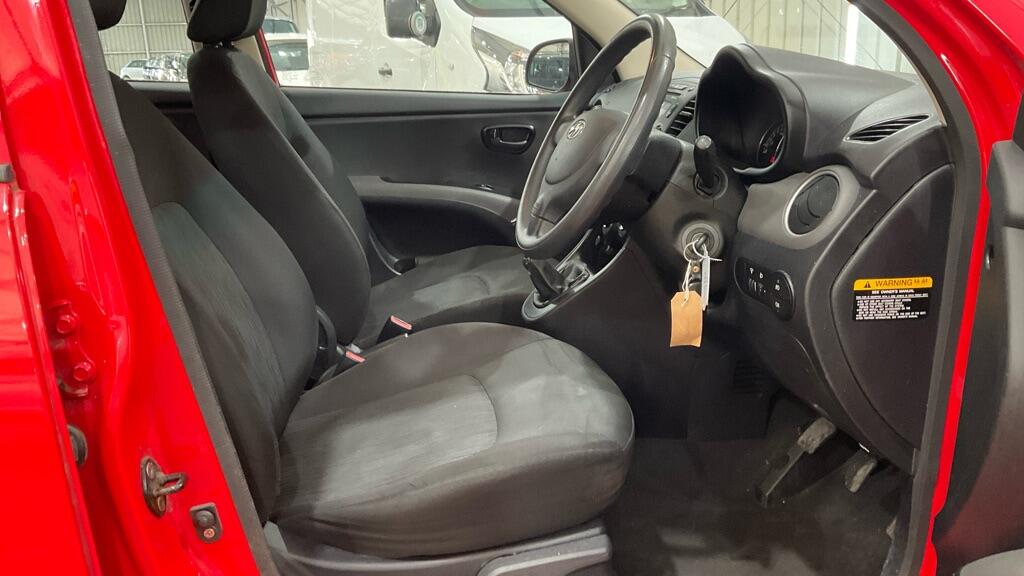 Hyundai i10 view 9