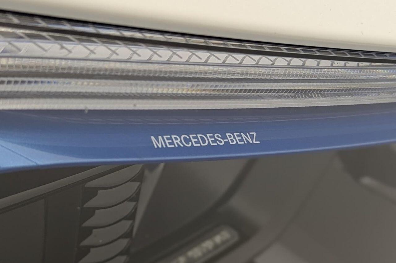 Mercedes-Benz Eqb view 49