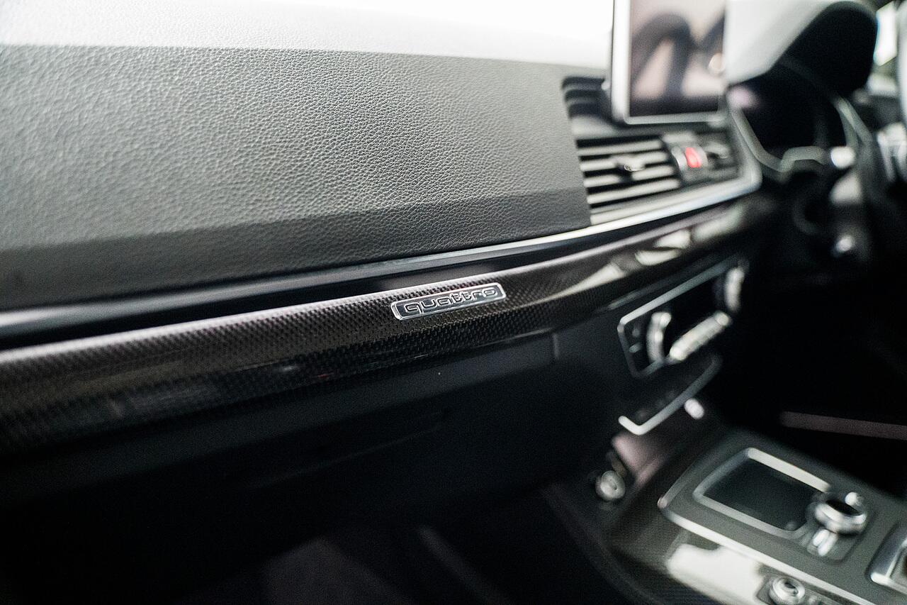 Audi SQ5 view 10