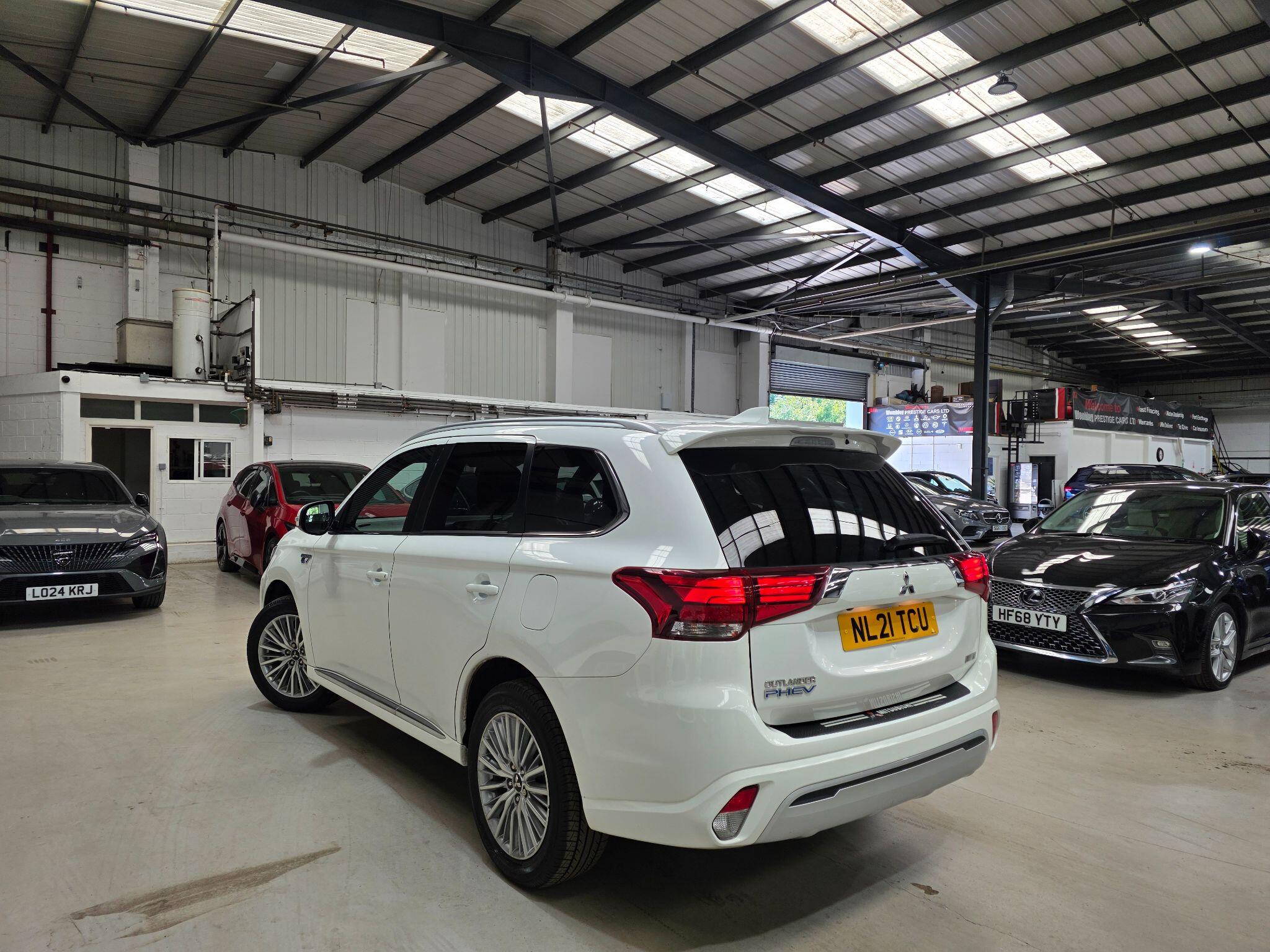 Mitsubishi Outlander view 26