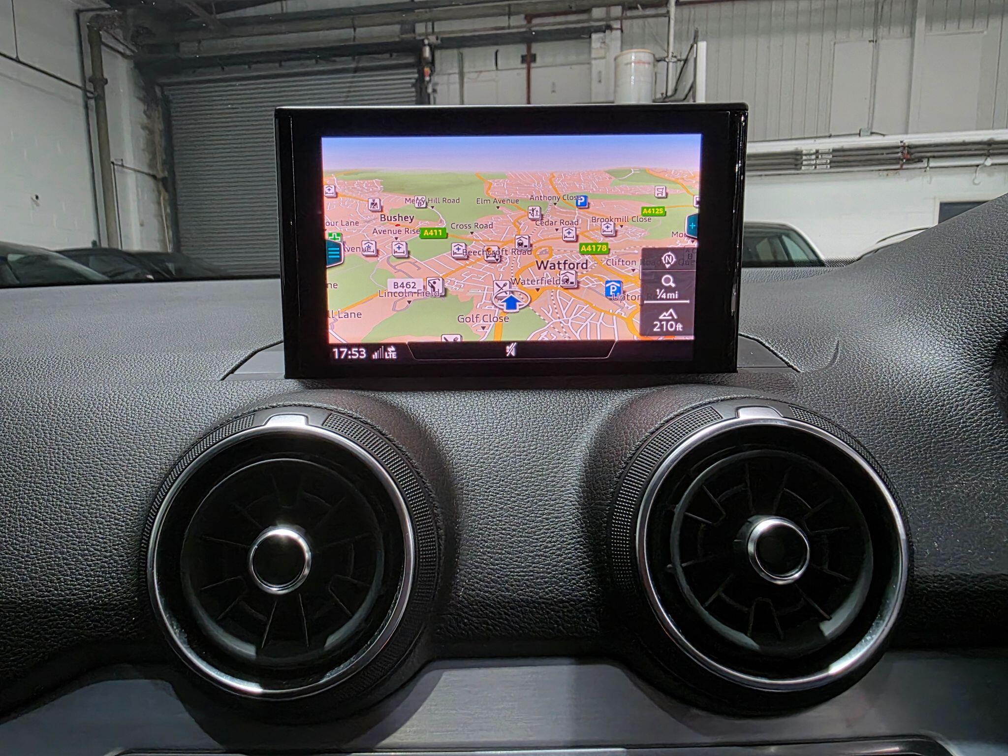 Audi Q2 view 7