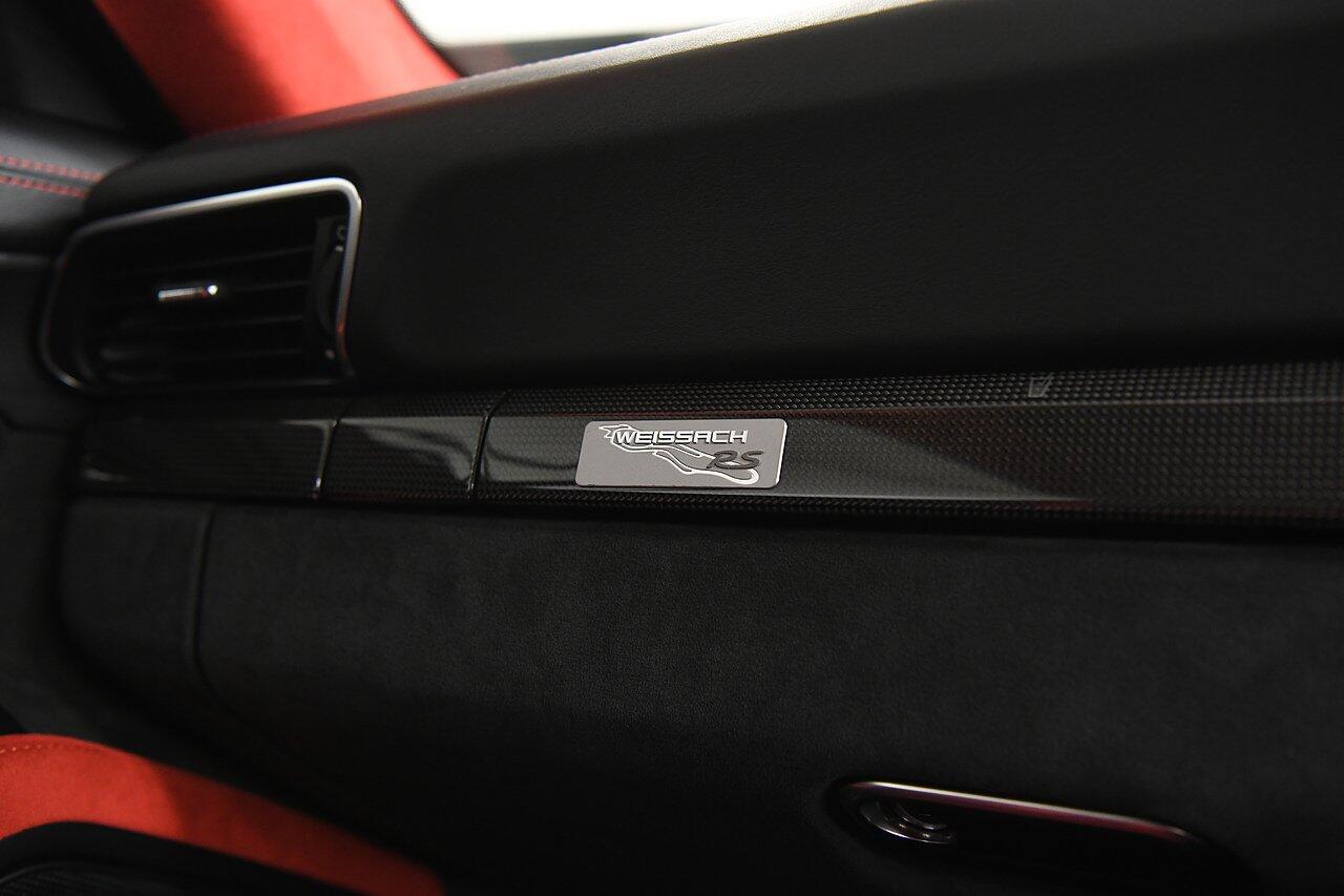 Porsche 911 view 17