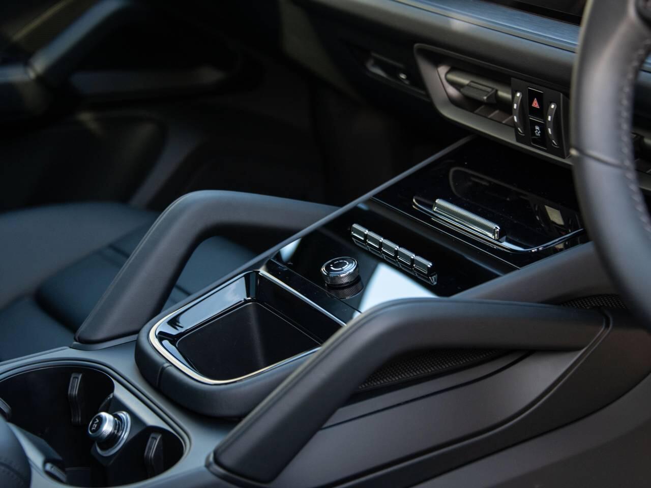 Porsche Cayenne view 31