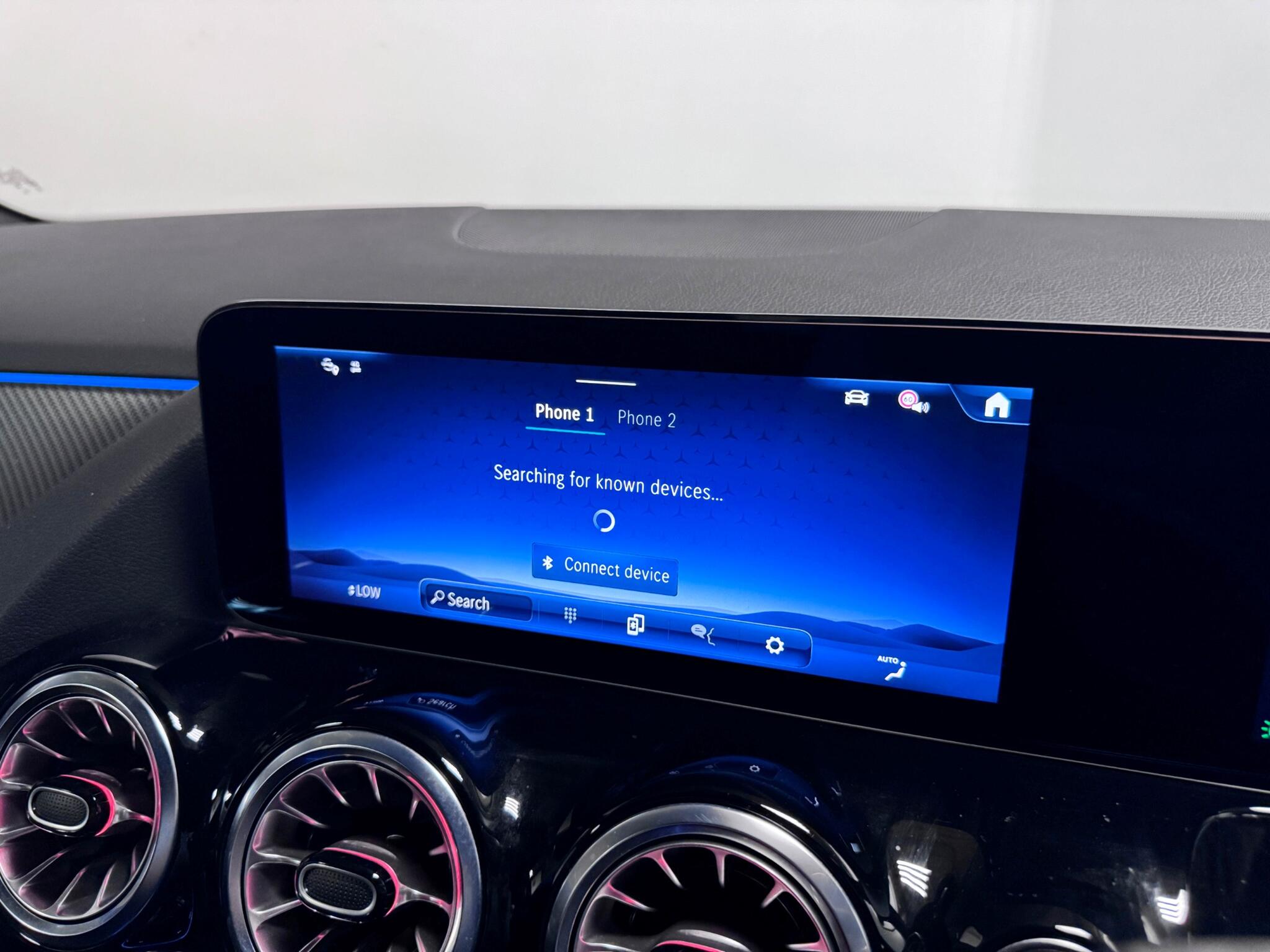 Mercedes-Benz Gla view 41
