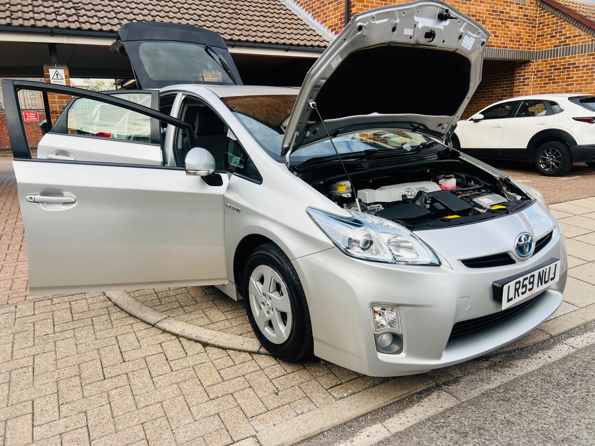 Toyota Prius view 7