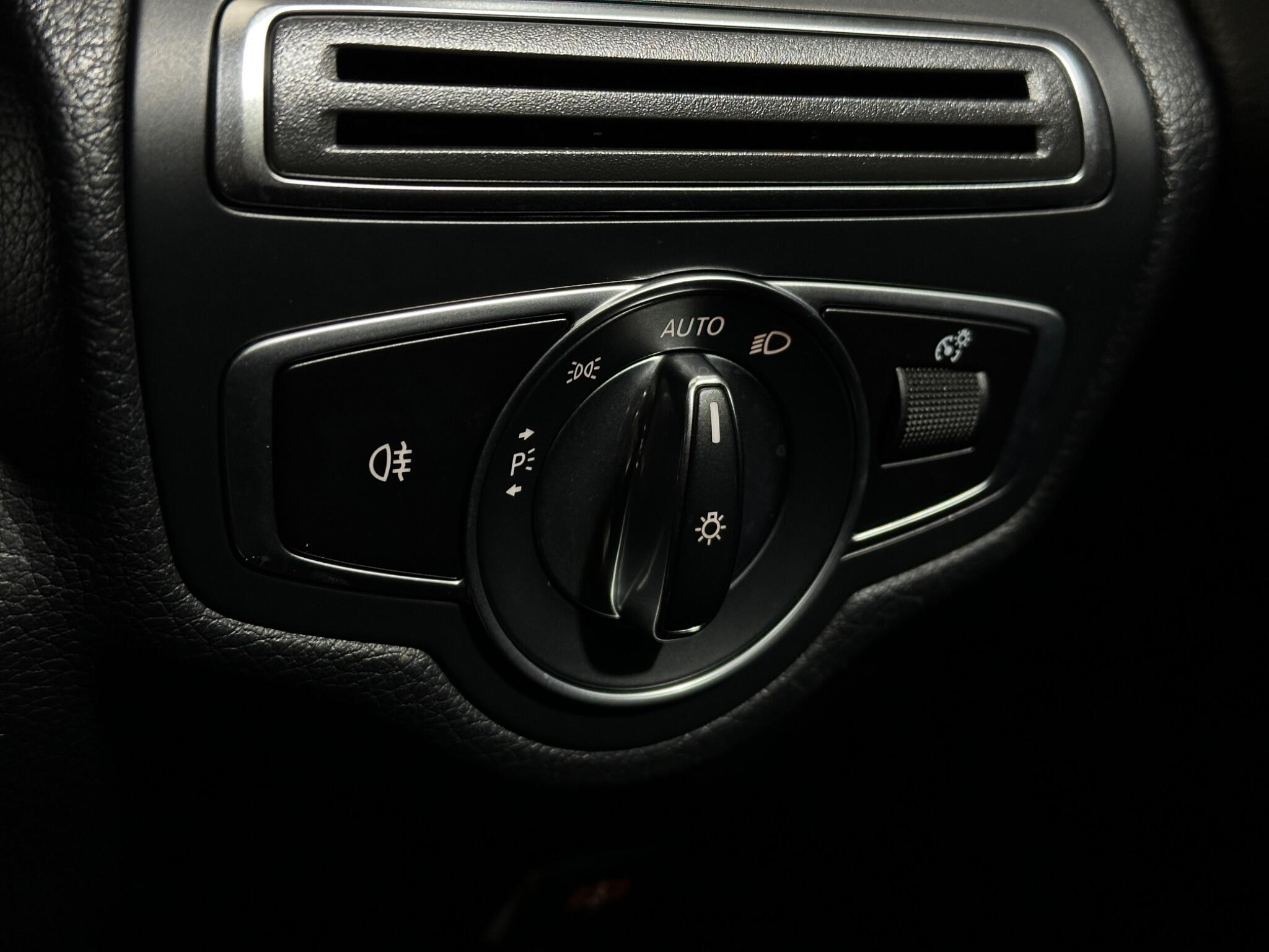 Mercedes-Benz GLC view 18