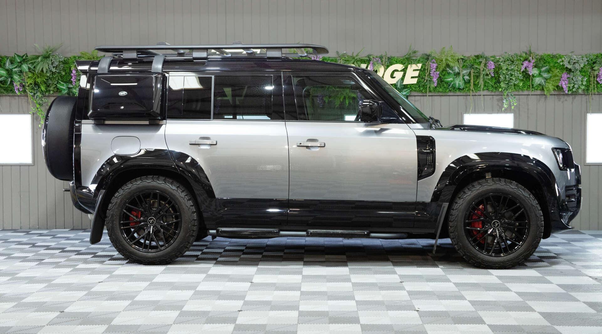 Land Rover Defender view 5