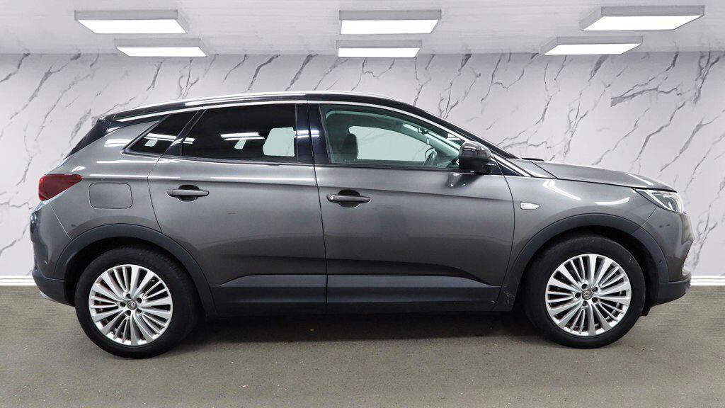 Vauxhall Grandland X view 7