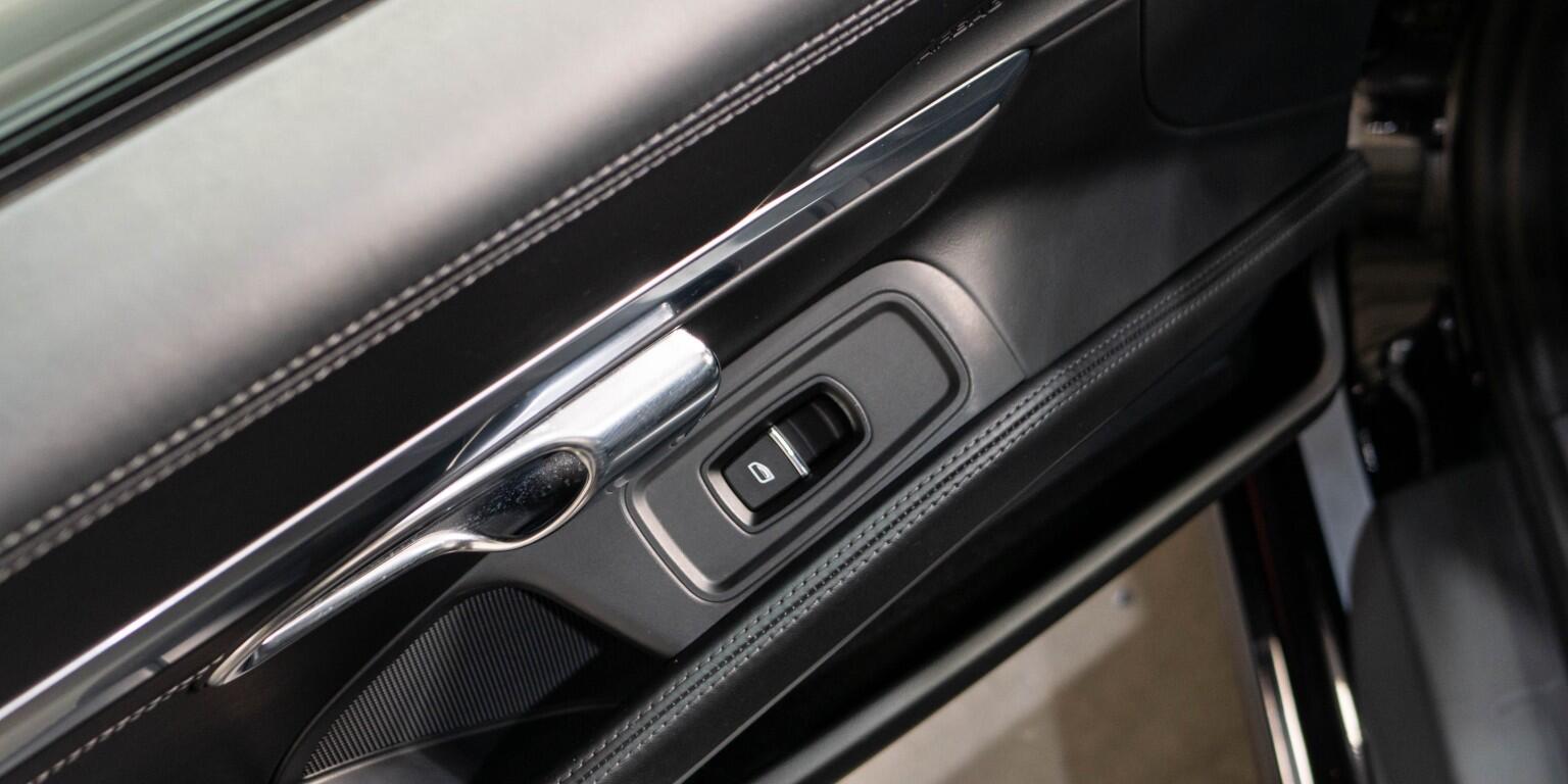 Porsche 911 view 27