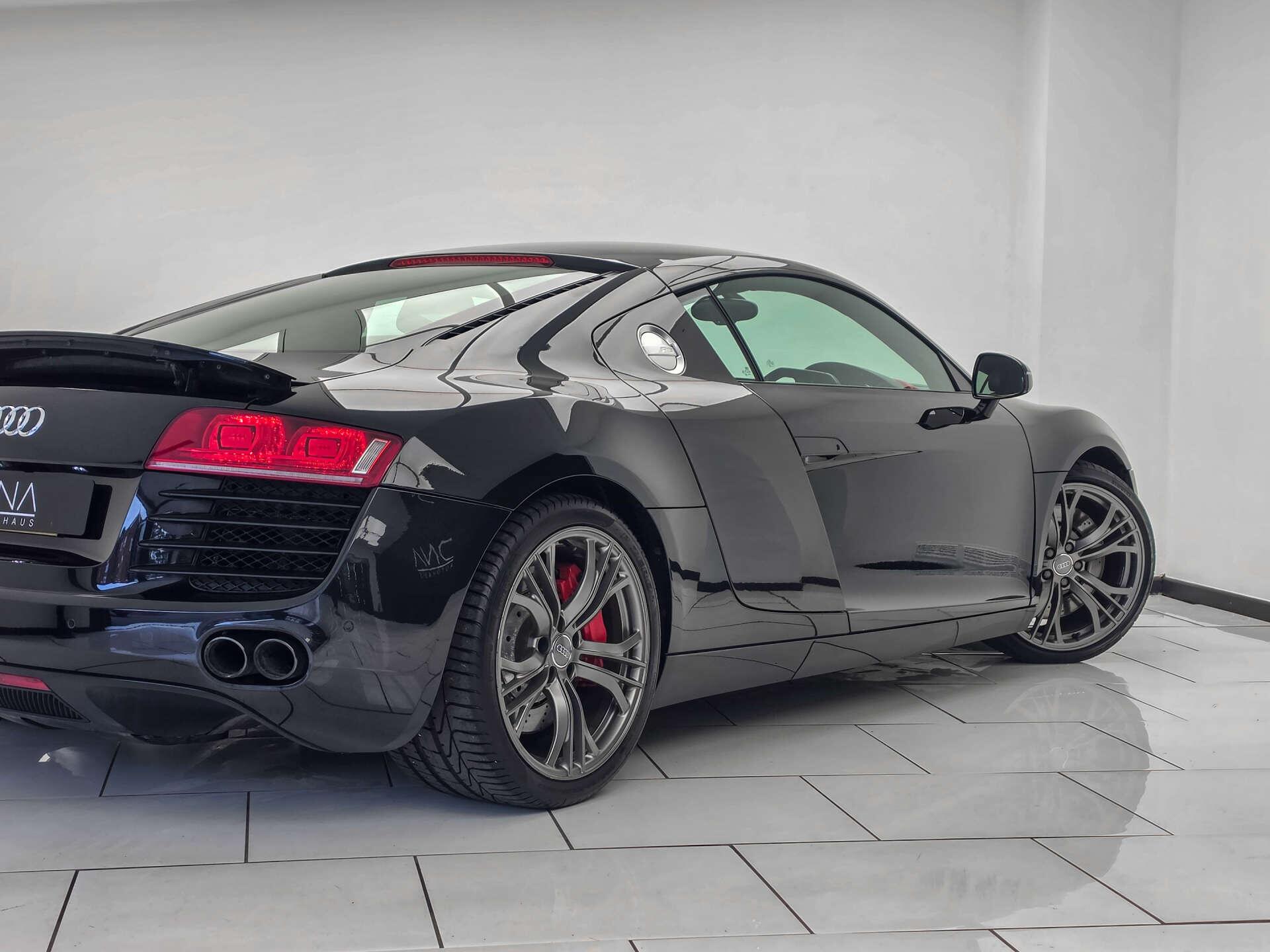 Audi R8 view 18