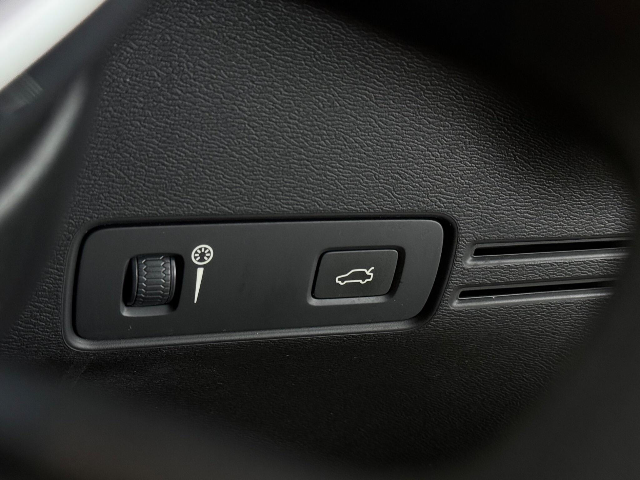 Volvo XC40 view 21