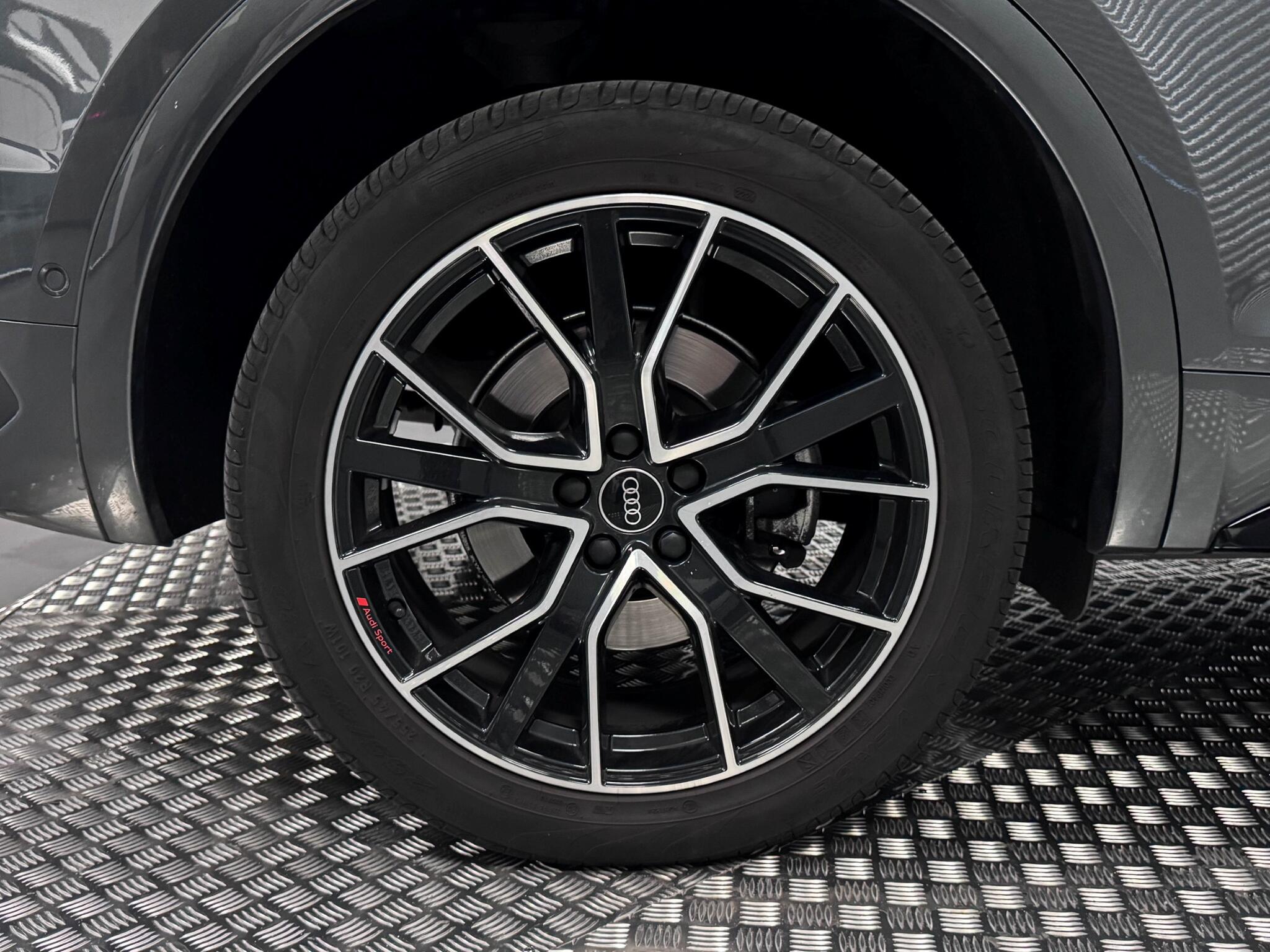 Audi Q5 view 54
