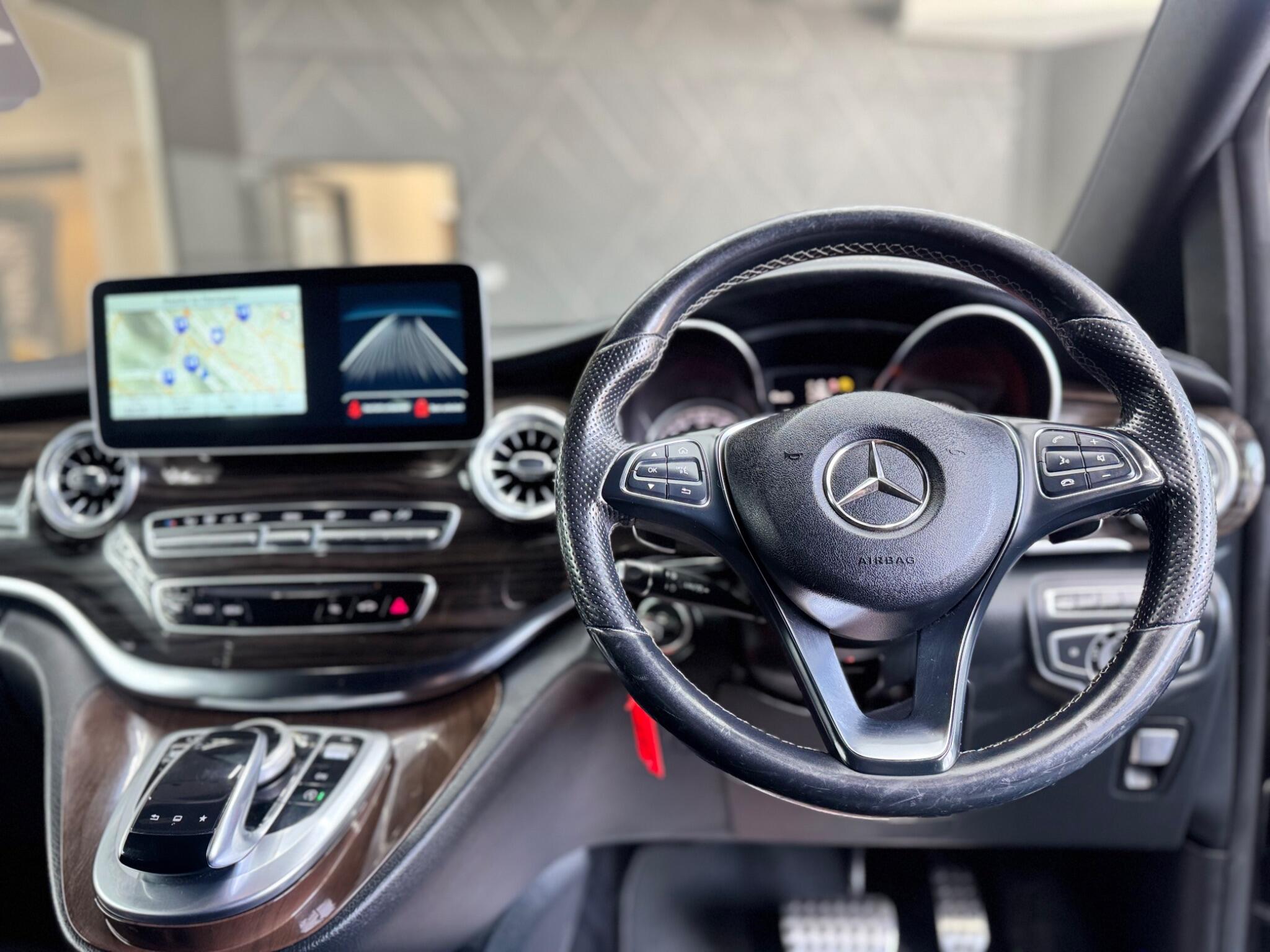 Mercedes-Benz V-Class view 46